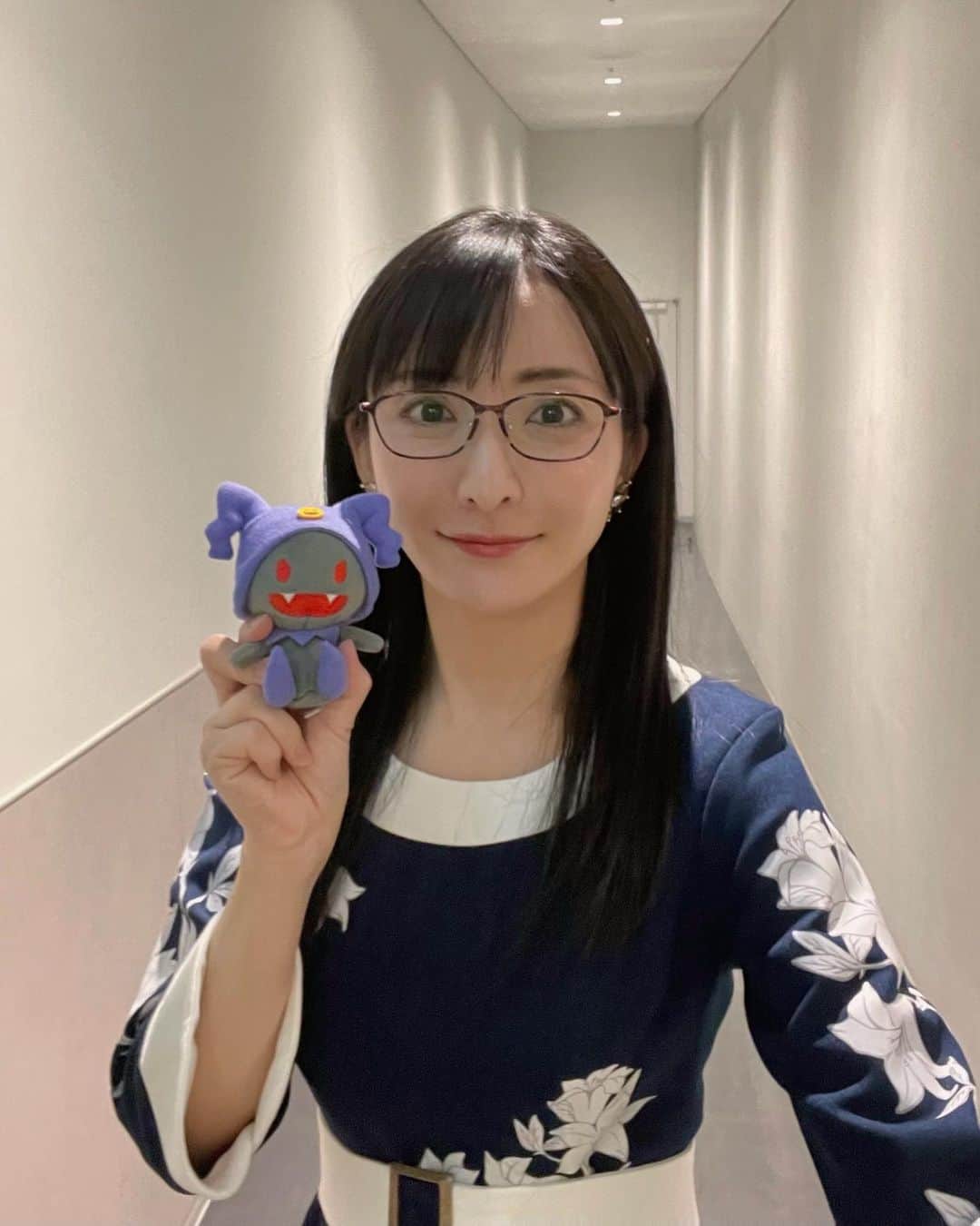 松澤千晶のインスタグラム：「この制服好き過ぎてお写真たくさん撮りました。  #メガテン  #megamitensei  #メガテン30周年感謝祭」
