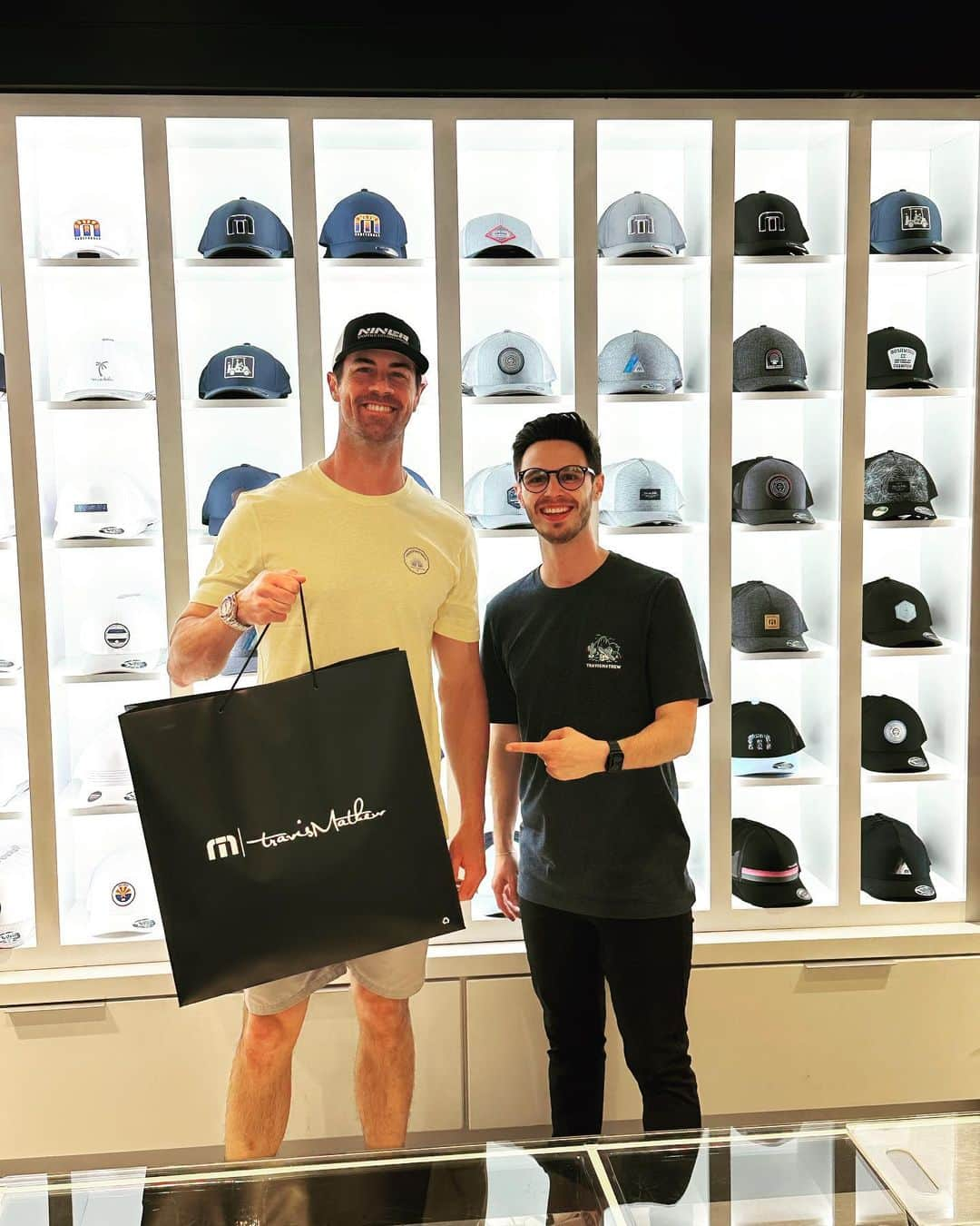 コール・ハメルズのインスタグラム：「Thank you @travismathew and the Kierland commons location for the incredible store experience. Love getting my hands on new gear when it comes out and I feel like you can never have enough TM merch…. To always looking and feeling my best on and off the field!」