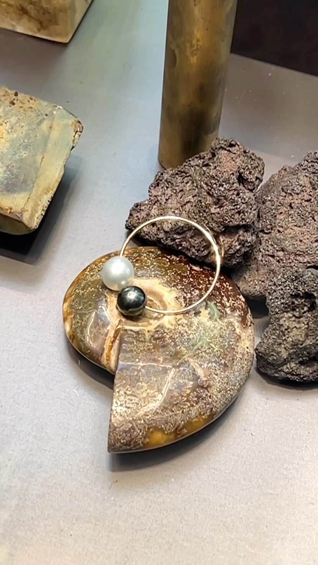 Hirotaka Jewelryのインスタグラム：「PLAYFUL AND MODERN EXPRESSION OF STYLE  #hirotakajewelry」