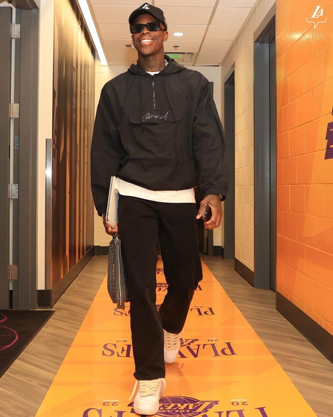 Los Angeles Lakersさんのインスタグラム写真 - (Los Angeles LakersInstagram)「Back in the building」5月7日 7時37分 - lakers