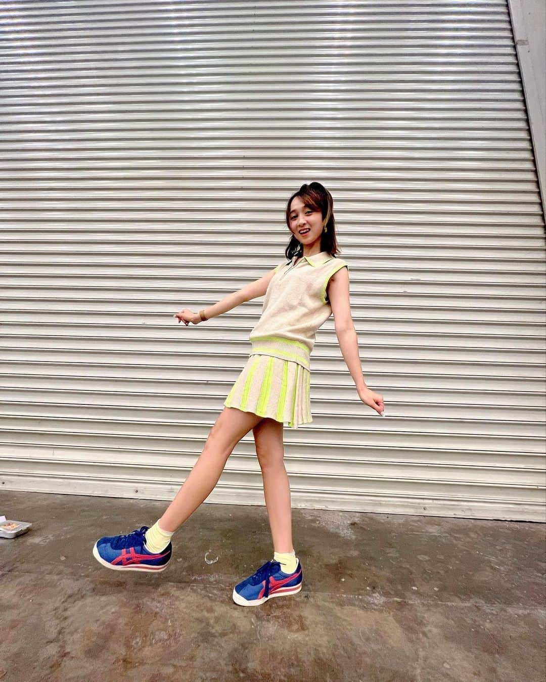 アヤナ・シャハブのインスタグラム：「Males pilih jadi share semua ajah yah hahah  Ini pas event comifuro kemaren, siapa yang ketemu aku? Tar fotonya jangan lupa di tag ke aku yah🥰  👚 @sissaechic  Bajunya lucu banget 🥰😍😘」