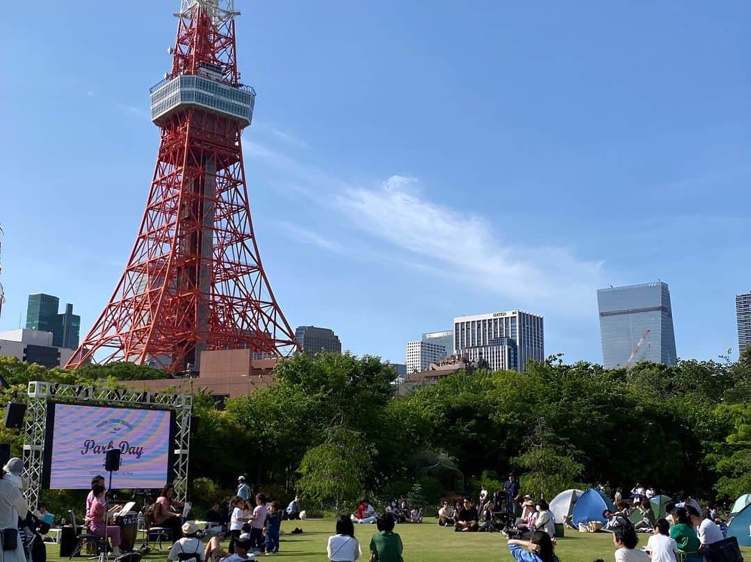 ザ・プリンス パークタワー東京さんのインスタグラム写真 - (ザ・プリンス パークタワー東京Instagram)「【PARK DAY 2023】ご来場ありがとうございました！  5月4日からの3日間で開催したピクニックイベント 「PARK DAY 2023」。 多くのお客さまにご来場いただき、無事終了いたしました✨  青空の下、ＴＯＫＹＯの絶景を望みながら、 みなさまが楽しそうに過ごされている様子を見て 私たちスタッフも楽しい気持ちになりました。  「PARK DAY 2023」で見つけた絶景と楽しかった思い出は、 #絶景parkday を付けてInstagramでシェアしてみませんか？ 5月11日までの投稿で、 抽選で2組4名さまにホテルのペアランチ券が当たります🍽  みなさまのご応募待ちしております！  Instagram Campaignの詳細は 「PARK DAY 2023」のWebサイトへ  A big thank you to all those who attended the PARK DAY 2023 picnic event! ✨  We were happy to see so many people enjoying the fine weather with us, alongside some great food and fun activities, and we think the past three days have been a roaring success!  Share your photos of the Park Day experience and all your early-summertime merriment and use the hashtag "#絶景parkday" for a chance to win our Instagram giveaway!  Two tagged posts will be picked at random and each user will win a luxurious lunch for two at the Prince Park Tower Tokyo!  Go ahead and spread the wholesome Park Day vibes! 🌿  For further details, please visit the PARK DAY 2023 website.  Share your own images with us by tagging @princeparktowertokyo —————————————————————  #ゴールデンウィーク #ゴールデンウィークの過ごし方 #ピクニック #インスタキャンペーン #ザプリンスパークタワー東京 #theprinceparktowertokyo #tokyophoto #picnic」5月7日 18時37分 - princeparktowertokyo