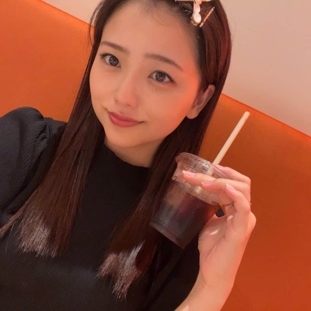 久田莉子さんのインスタグラム写真 - (久田莉子Instagram)「． 私の大好きな #hotelchocolat  で チョコレートの食べ比べGW🌞 カカオが美味しいと 度数高くても美味しいが勝つので 65%も買ってしまいましたー 毎日チョコレートは記録更新中でっす🍫 飲み物はブラックコーヒー、ラブ ． #gw #chocolate #chocolat #cacao #巧克力#sweets #cafe #coffee ．」5月7日 17時05分 - rikorin1011