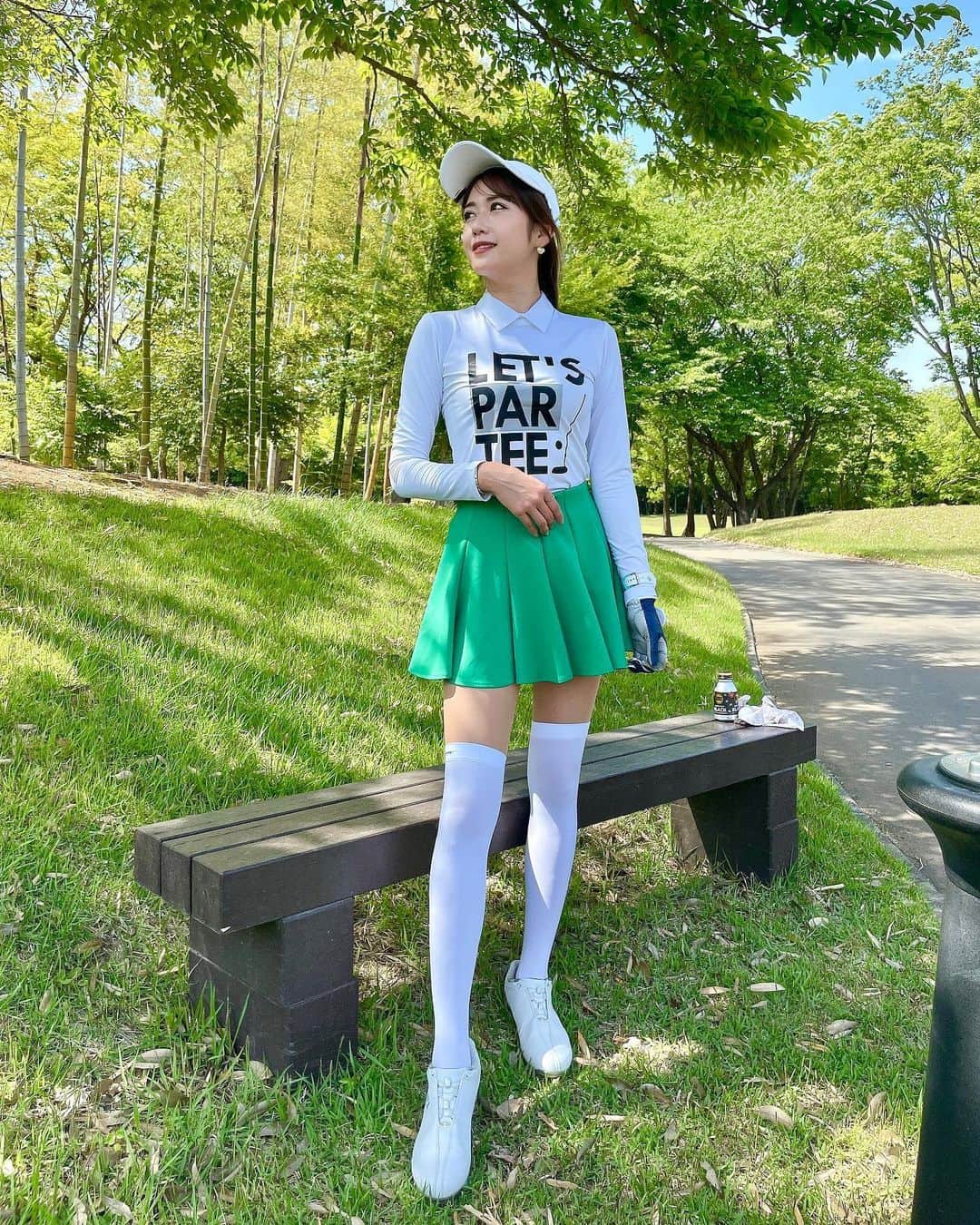 ISHIIYUKIKOさんのインスタグラム写真 - (ISHIIYUKIKOInstagram)「可愛いゴルフウェア💚 @rinko_golf  @tandr_golf   韓国のウェアだよ☺️白×緑がゴルフ場とマッチする⛳️  トップスは長袖だけど涼しい素材だから真夏は大活躍するね❣️日焼け防止🤗  #ゴルフ #ゴルフ女子 #golf #golfgirls  #골프 #골프스타그램  #高尔夫 #golfswing  #韓国スタイル #ゴルフウェア #ゴルフコーデ #韓国ブランド」5月7日 17時11分 - ishii_yukiko
