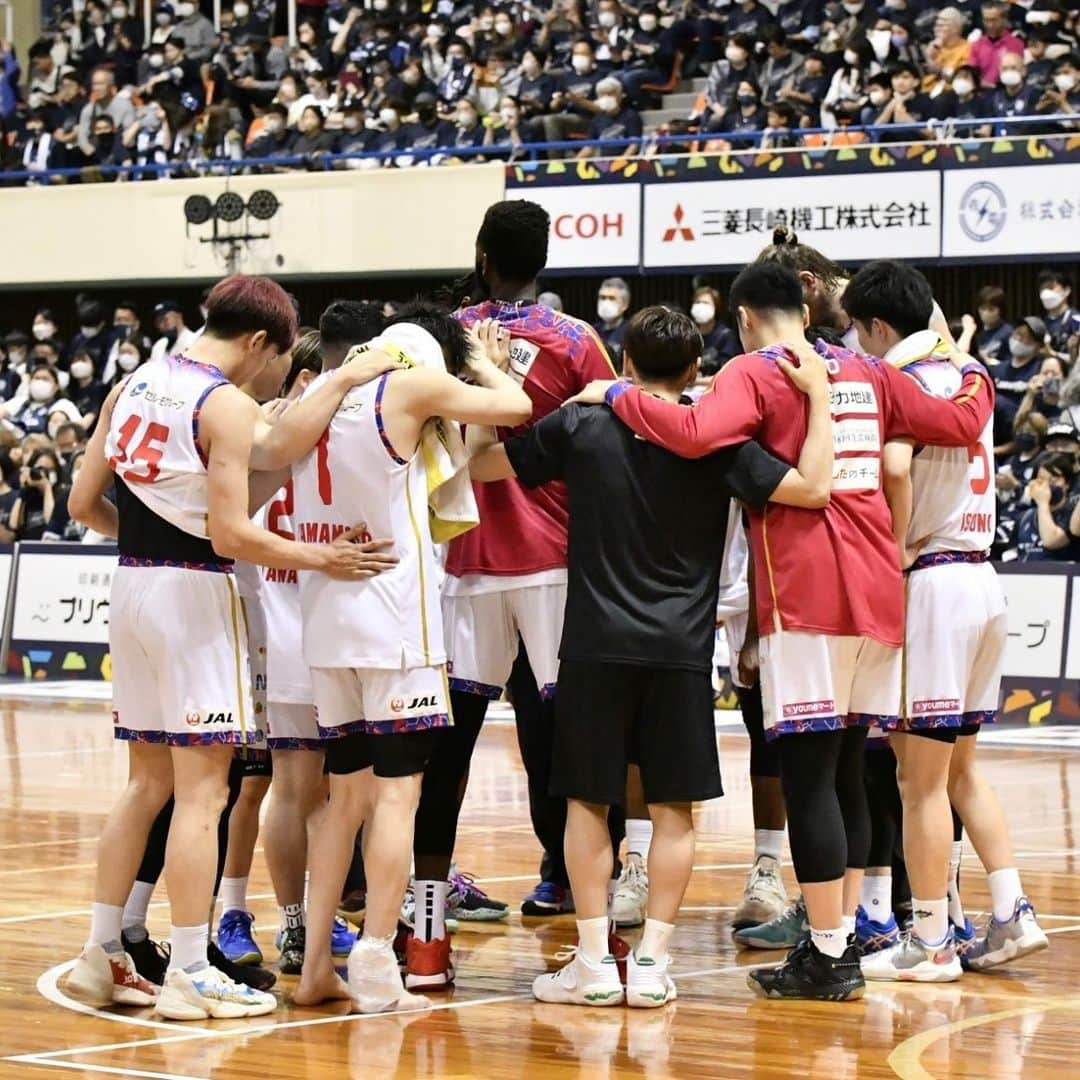 熊本ヴォルターズさんのインスタグラム写真 - (熊本ヴォルターズInstagram)「2023/5/6② 日本生命 B2 PLAYOFFS QUARTERFINALS 2022-23 GAME2 #熊本ヴォルターズ vs #長崎ヴェルカ  #bleague #Bリーグ #バスケットボール  #NEXTSTAGE #TheSpecialOne #熊本　#kumamoto #スポーツ観戦 #プロバスケットボール #プロスポーツ #スポーツ選手」5月7日 17時15分 - volters_official