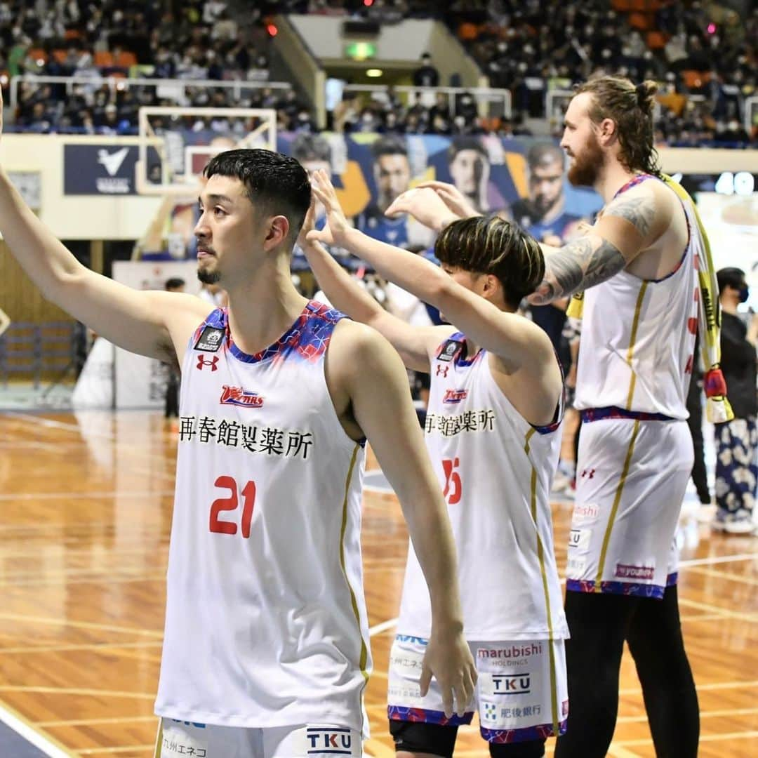 熊本ヴォルターズさんのインスタグラム写真 - (熊本ヴォルターズInstagram)「2023/5/6② 日本生命 B2 PLAYOFFS QUARTERFINALS 2022-23 GAME2 #熊本ヴォルターズ vs #長崎ヴェルカ  #bleague #Bリーグ #バスケットボール  #NEXTSTAGE #TheSpecialOne #熊本　#kumamoto #スポーツ観戦 #プロバスケットボール #プロスポーツ #スポーツ選手」5月7日 17時15分 - volters_official