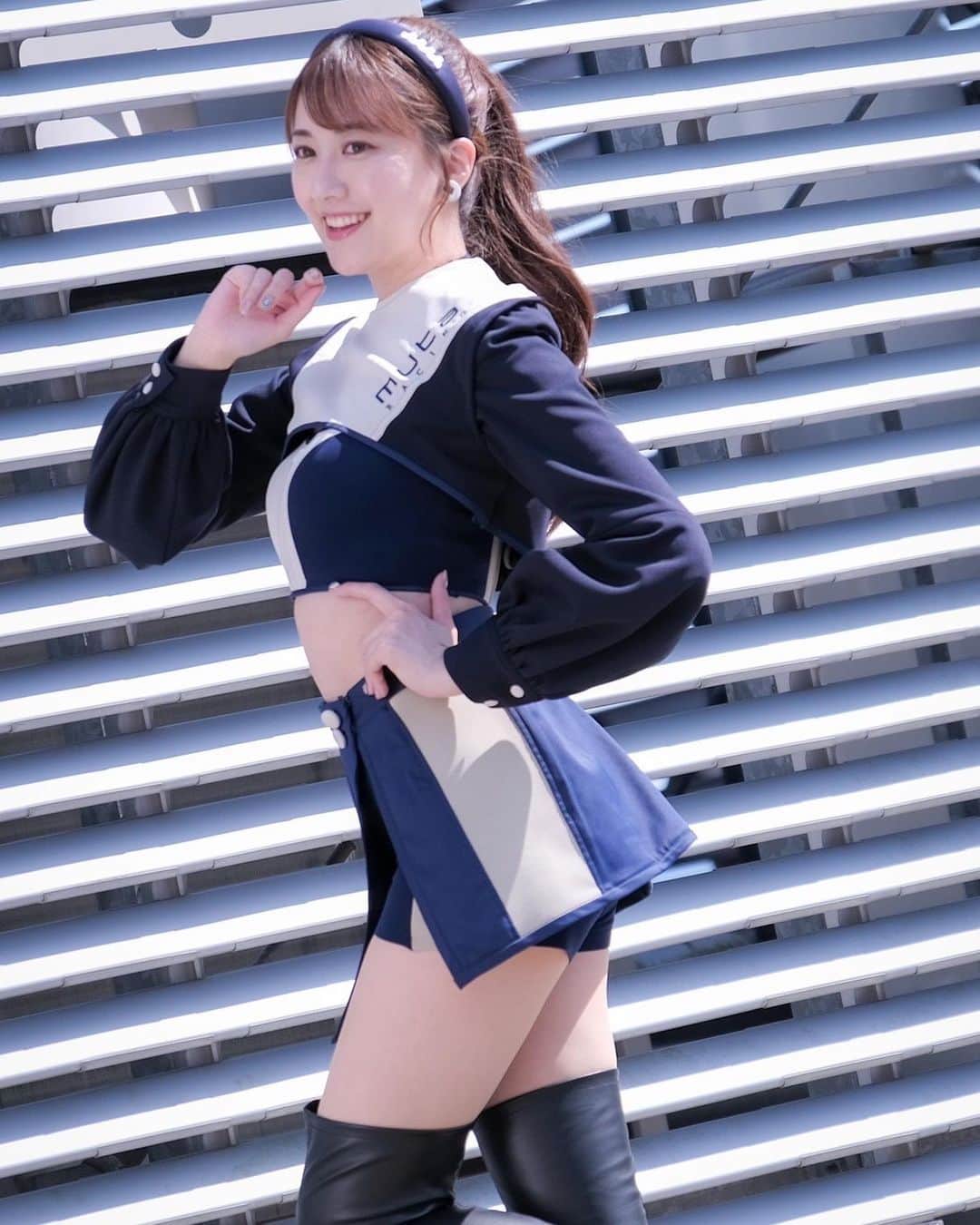 のインスタグラム：「富士での撮影オフショット🧚🏻  photo by みどりさん♡(@midori31100 )  #supergt #muta #mutaracing #mutaracingfairies #racequeen #model #japanesegirl #portrait #instaphoto #camera #レースクイーン #モデル #スーパーgt #富士スピードウェイ #ロングヘア #ポニーテール #カチューシャ #コスチューム #美脚 #高身長女子 #ポートレート #オフショット」