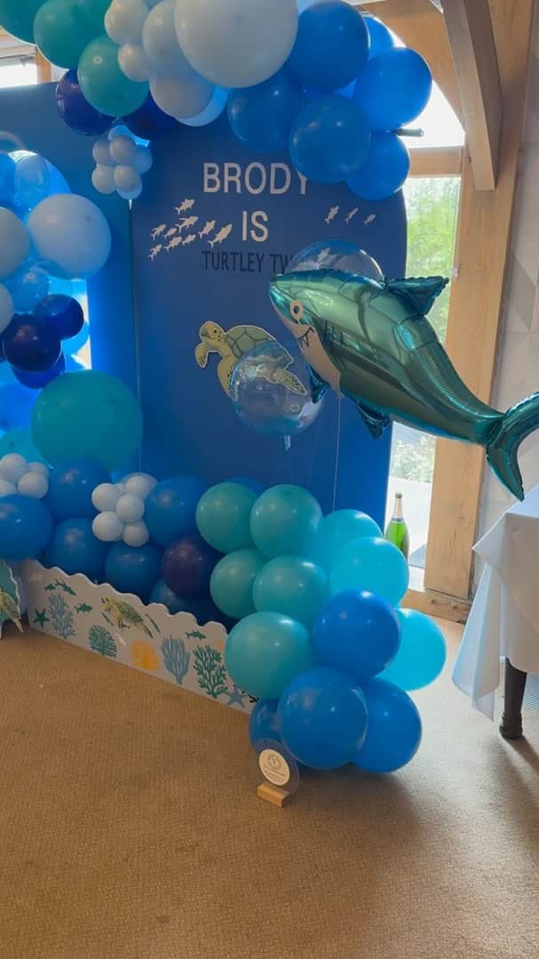 ジョージア・コウソウロウのインスタグラム：「BRODY TURNS 2.. 🐟🐬🐙🐢 Our little turtle loving boy 🐢  Thank you to all his friends who came 🥹 & thank you to all the suppliers who made it all happen .. 🐢   The decor of turtle dreams @bestdayeventsco always making my visions a reality! The bouncy castle & bubble house which the kids LOVED!!! @kidsplaybouncycastles the bubble house  Swas amazing & saved me because of the rain 🙏🙏 The best graze as always @grazelife_  we basically ate it all 😅 The best soft play Iv ever seen @thekidscorneruk the kids loved it!.. such a great idea!  & the entertainment @littlepartymonkeys_ I wouldn’t do a kids party without you! Rachael you are the best 🙏  (Ad- some items were discounted )」