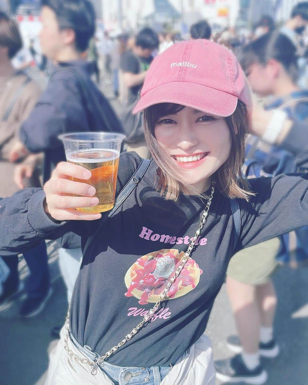 福島蘭世のインスタグラム：「❤️‍🔥🍺  #肉フェス 行ってきたぁ〜！  美味しいビールからお肉にデザート♡🍨  久しぶりのフェス楽しすぎた〜🥰  #お台場 #肉フェスお台場   #１日１蘭世 #japanesegirl  #japan #🇯🇵」