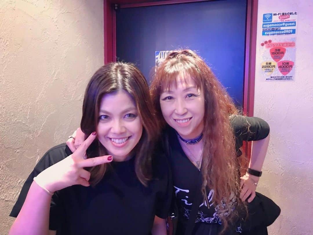 西国原礼子のインスタグラム：「スーパーかっちょいいヴォーカリスト陽子さんが先日のライブを見に来てくれた🥹」