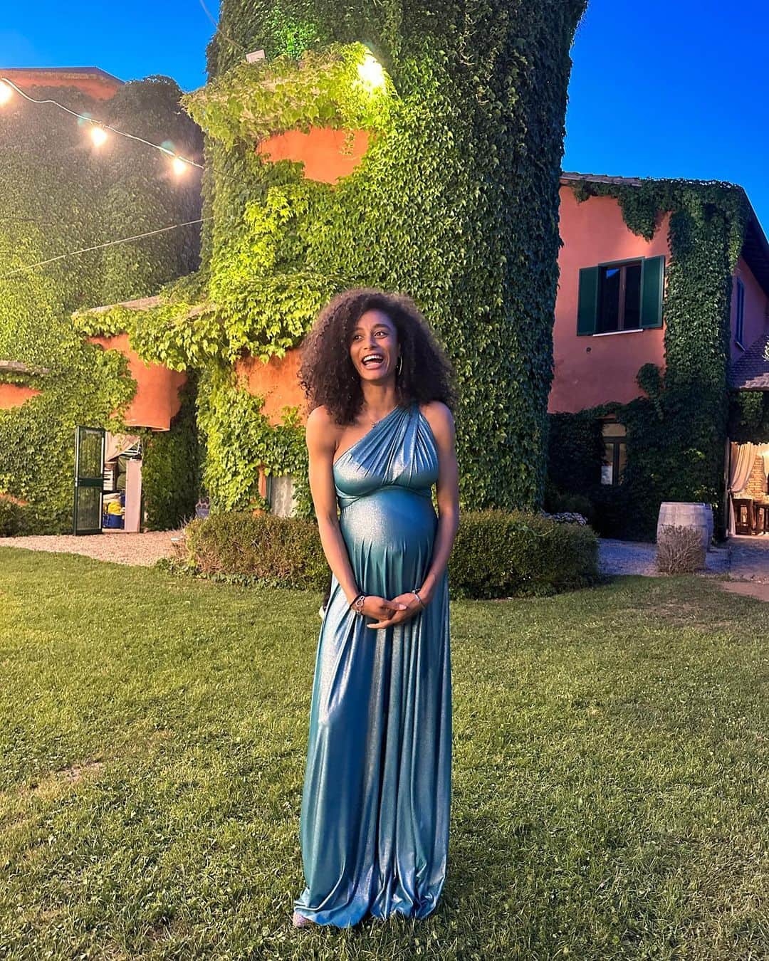 マリア・ベネディクタ・チグボルさんのインスタグラム写真 - (マリア・ベネディクタ・チグボルInstagram)「Wedding time 🌼 Lisi&Martino」5月7日 17時42分 - benedictachigbolu