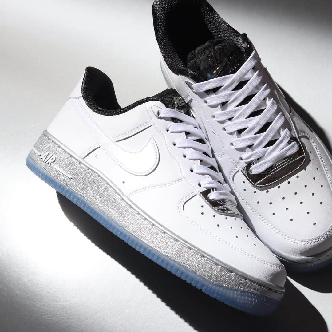 Sports Lab by atmos OSAKAさんのインスタグラム写真 - (Sports Lab by atmos OSAKAInstagram)「. ↓↓↓ 5/8(MON)RELEASE NIKE WMNS AIR FORCE 1 ' 07 SE DX6764-100 ¥14,300-(tax included) size : 23.0cm〜29.0cm」5月7日 18時01分 - atmos_lucua_osaka