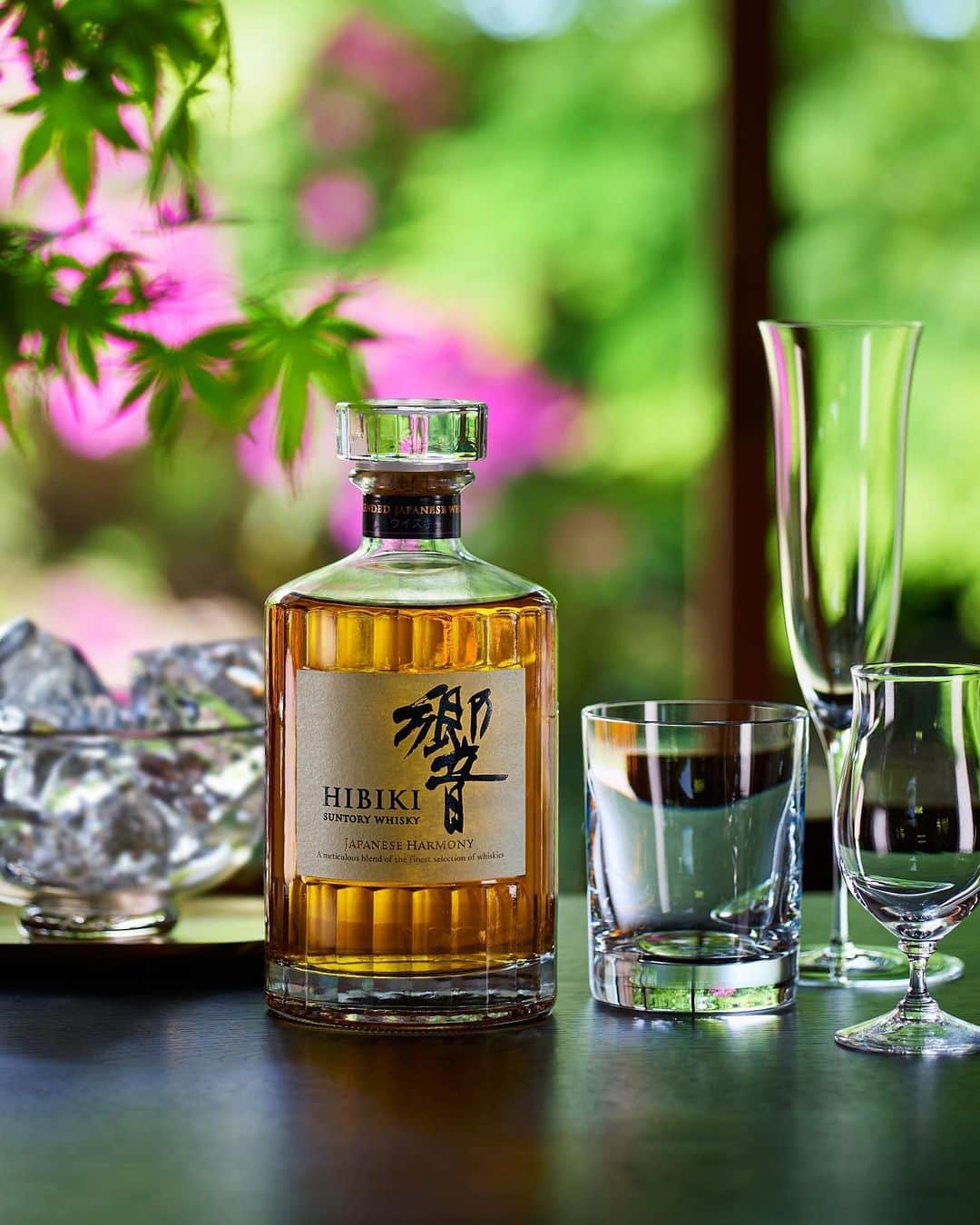 響 | SUNTORY WHISKY HIBIKIさんのインスタグラム写真 - (響 | SUNTORY WHISKY HIBIKIInstagram)「. HIBIKI TIME ～二十四節気・立夏～  さわやかな薫風に誘われて、昼下がりの一杯を用意する。 The balmy breeze tempts you to prepare a blissful drink in the early afternoon.  #hibiki #響 #hibiki_time #二十四節気 #24seasons #立夏 #rikka #withnature #庭 #青楓 #楓若葉 #グラス」5月7日 18時03分 - suntorywhisky_hibiki