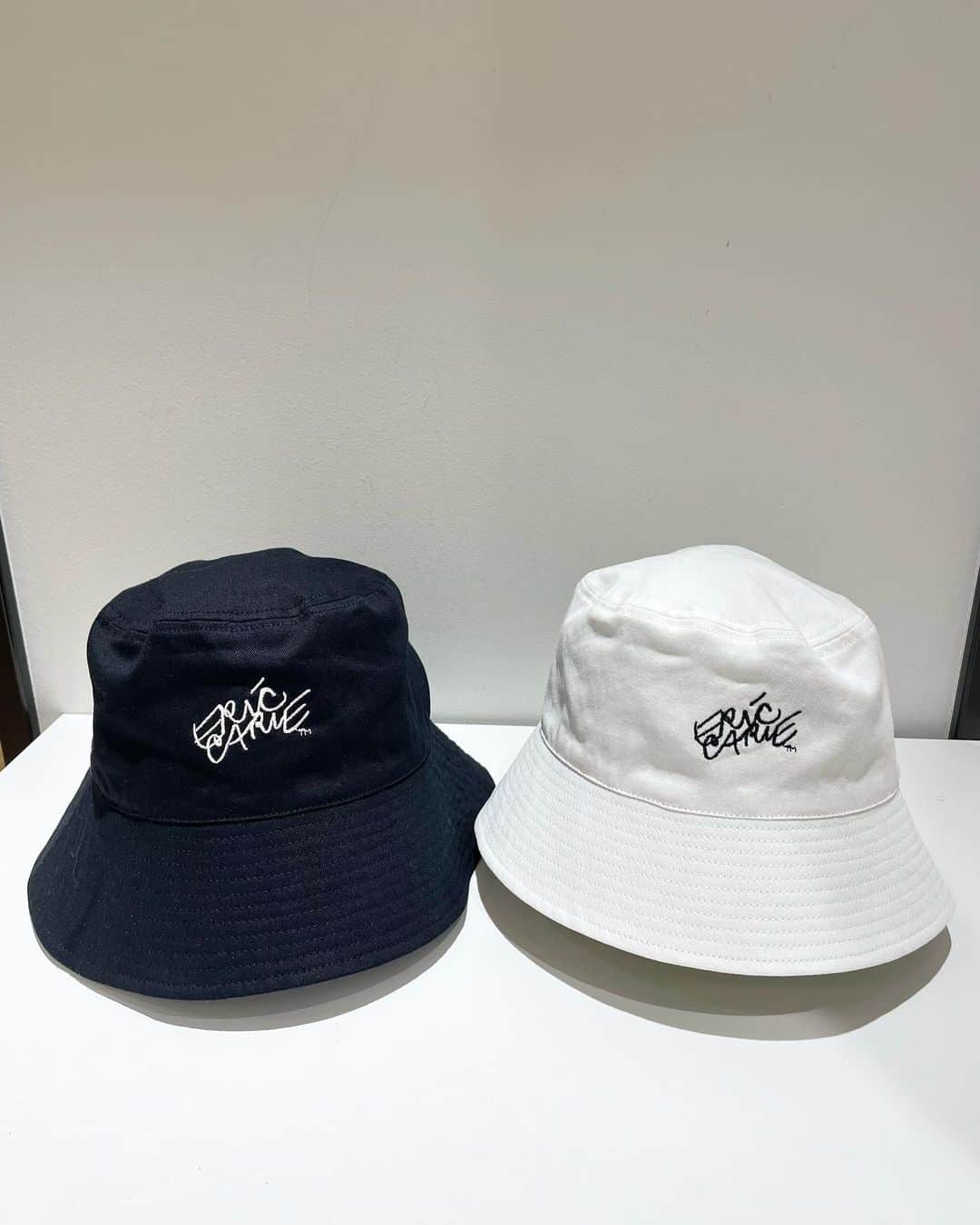 green label relaxing 自由が丘店さんのインスタグラム写真 - (green label relaxing 自由が丘店Instagram)「【KIDS】「はらぺこあおむし」の作者として有名な絵本作家エリック・カール氏のTISSUE柄デザインを取り入れたウェア&グッズをご用意しております！   エリック・カール氏の技法TISSUE柄は、筆や指で色をつけたティッシュペーパー(薄紙）をイラストに合わせて切り貼りして作ったものです🍃  お子様の気分も上がるカラーやデザインのアイテム多数ご用意しておりますので、ぜひ店頭とオンラインストアでチェックしてみてください！   ■販売店舗 ユナイテッドアローズ グリーンレーベル リラクシング キッズお取り扱い店舗 UNITED ARROWS ONLINE  ■自由が丘店営業時間 11:00〜20:00 ☎︎ 03-5731-8531 　 ■駐車場サービス お買い上げ金額に応じて以下ご利用いただけます。 場所【自由が丘南口有料駐車場】 > ¥5,000(税込)以上　30分チケット1枚 > ¥10,000(税込)以上　　30分チケット2枚  #unitedarrows #greenlabelrelaxing #greenlabelrelaxingkids #ericcarle #エリックカール #はらぺこあおむし #ユナイテッドアローズ #グリーンレーベルリラクシング #キッズコーデ #子供服#男の子ママ#女の子ママ#子育て#女の子服  #男の子服#小学生コーデ #小学生女子 #小学生ママ #キッズ服 #コラボレーション #自由が丘 #jiyugaoka」5月7日 18時16分 - glr_jiyugaoka