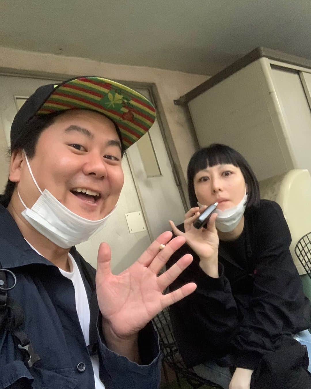 のインスタグラム：「鳥居パラダイス ネタ出演します コント作って稽古してるよ 新宿でお待ちしてます ずっとずっと  『シアターマーキュリー新宿』 OPENING  1MONTH  LIVE  ▫️5/9火19:00開演  ザ・ギース 土佐兄弟 クロコップ スパイシーガーリック 竹内ズ 鳥居パラダイス →鳥居みゆき&中川パラダイス  この劇場初のコーナーもやります！　  客席🎫 ▫️t.livepocket.jp/e/0bl5i 配信🎫 ▫️ https://online-ticket.yoshimoto.co.jp/products/1month-live-230509-1900  #鳥居パラダイス」