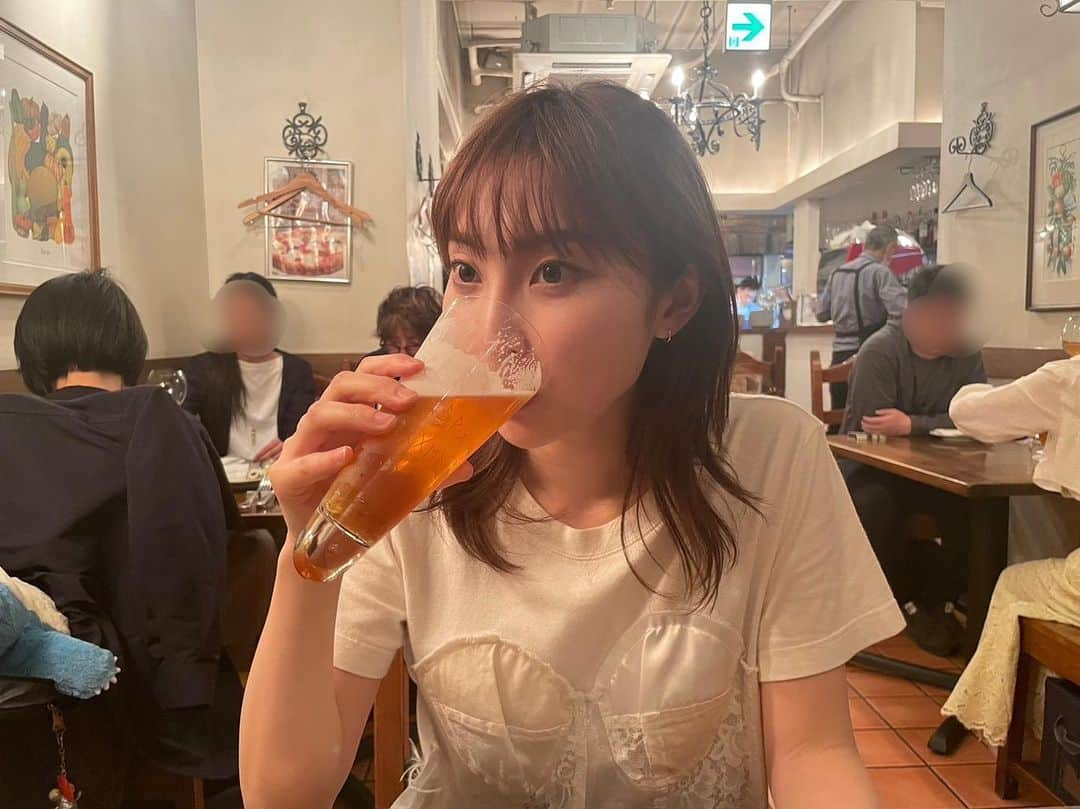 家入レオさんのインスタグラム写真 - (家入レオInstagram)「美味しすぎて目が点😶❤️ #🍺 #🍕#🍷」5月7日 18時25分 - leoieiri