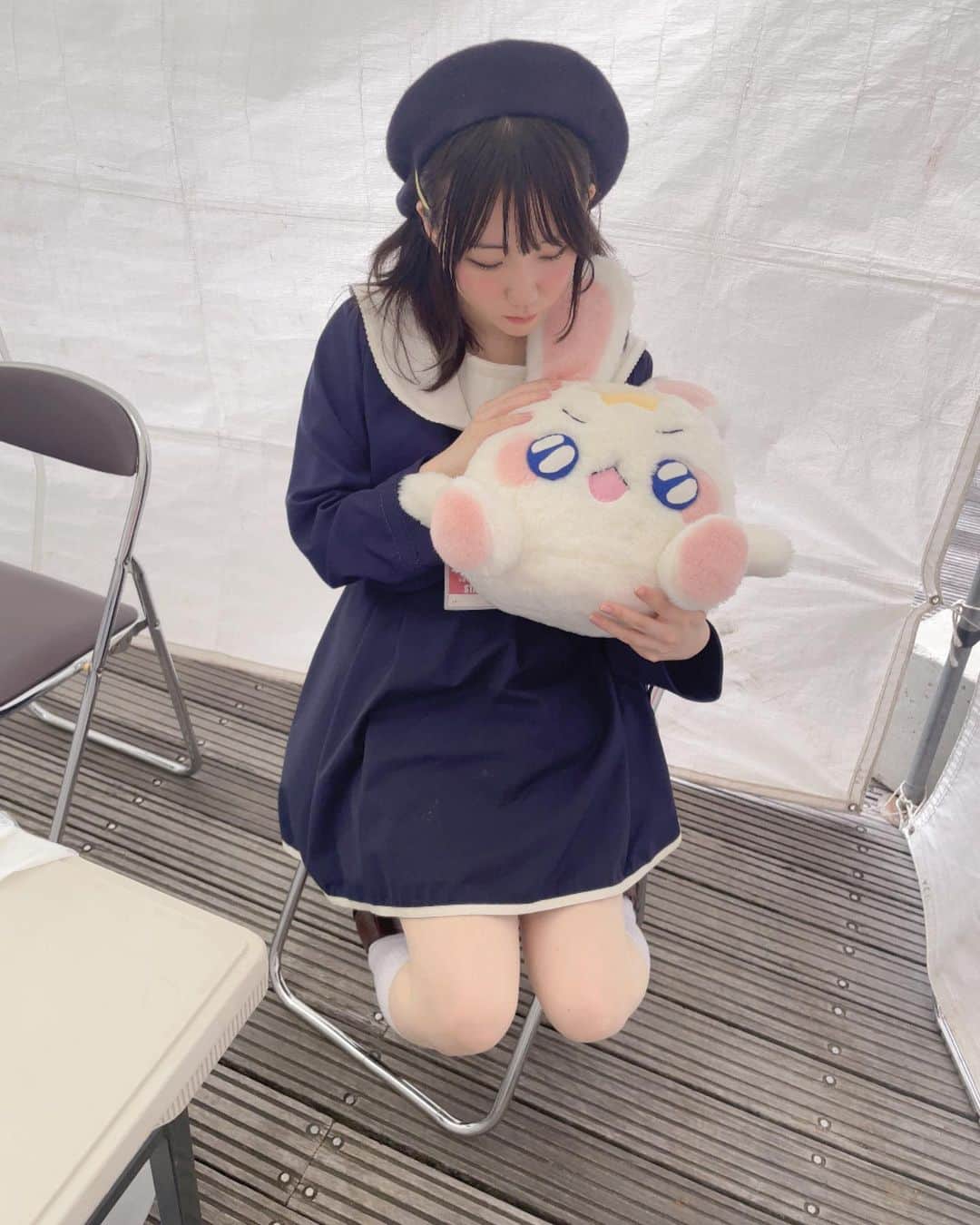 植田ひかるのインスタグラム：「昨日はマチアソビでお世話になりました~！  今日から、ひかるんin徳島チェキの販売がございます。  昨日は、普段はお会いできない作品ファンの皆様にお会いできたり、 色々沢山挑戦させて頂きました。 来れなかったよ😢という人にもお伝えしたくて、 少しだけお写真載せさせて頂きました。  💭.｡:･*ﾟ💫ﾟ*･.｡💭.｡: 魔法少女ひかるんステージ無事成功しました🎉  北さんと作り上げた作品…ひかるん文芸部からはじまり、 沢山の方の応援があり コミティア…✨マチアソビに参加させて頂き、 徳島の町からまたひとつの作品が産声をあげるのでした。 今はまだ小さな企画だけど、応援宜しくお願い致します！(はやくボイスもやりたいょ〜)🐱🎙 💭.｡:･*ﾟ💫ﾟ*･.｡💭.｡:･ DJひかるん  来てくださった徳島有志の皆さま…誠にありがとうございます(/ _ ; )✨  選曲、はっぴーじゃむじゃむは中学生の頃の憧れの親友のオハコだったんです。 はっぴーじゃむじゃむできちゃう一曲です。 (親友のくだりは某監督がなにか企んでらっしゃるそうなので、その時エモな気持ちになりましょ〜皆の為なら何度でもやるぜぼかぁはっぴーじゃむじゃむ) Y.M.Oさんの君に、胸キュン。 この曲は不思議な曲ですよね。 お三方と一緒にキュンさせて頂きました🫰🤍  T・S・F in にっぽん!  DJを初体験させて頂きました。 知らない曲を好きになる瞬間、 いろんな曲のマリアージュを感じられる瞬間が素敵だなと思いました。 ゆっちのキャラソンだから勿論すきだけど、名曲なんですよね…ぽんぽん！アイチュンにずっと居ます。 ライブに来られない方や海外の方でも楽しめる。 これからもアニソンが沢山の人の心に届き響きますように  二日目はまったり、ちょっと充電切れおこしながらがんばりまっしゅる〜」