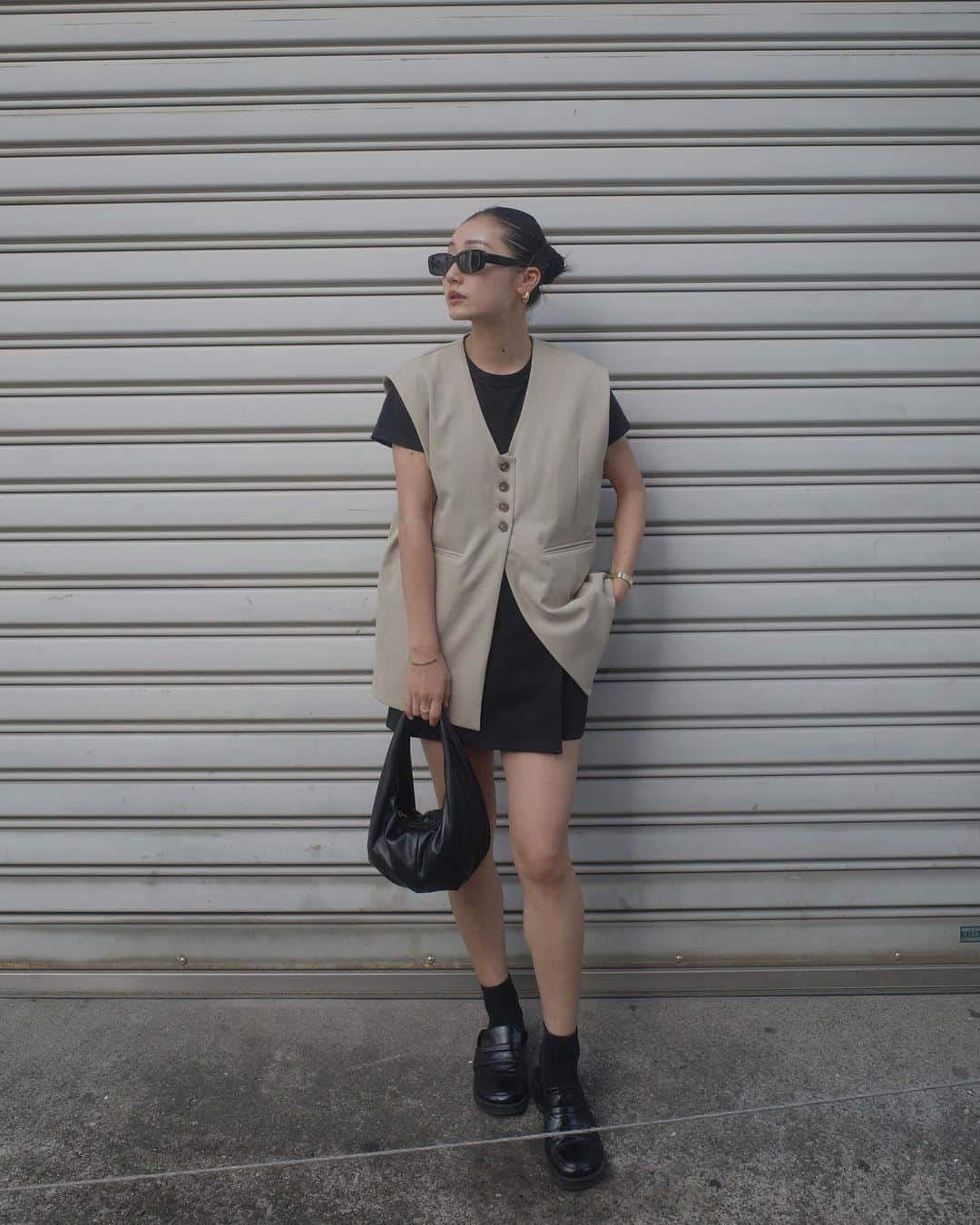 Icumi Oohamaさんのインスタグラム写真 - (Icumi OohamaInstagram)「pierce @tres__collection  #Mini wide hoop pierce vest @cavezarosso  寒い日もあるけど、暖かい日には半袖やタンクで出掛けられる ようになったので新しいお洋服がやっと活躍できて嬉しいな♩」5月7日 9時41分 - icumi___