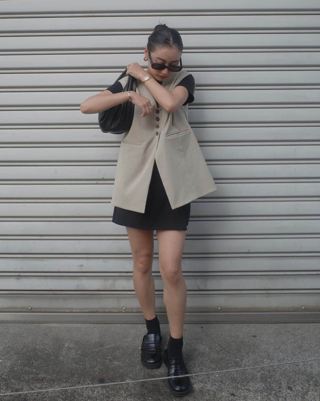 Icumi Oohamaさんのインスタグラム写真 - (Icumi OohamaInstagram)「pierce @tres__collection  #Mini wide hoop pierce vest @cavezarosso  寒い日もあるけど、暖かい日には半袖やタンクで出掛けられる ようになったので新しいお洋服がやっと活躍できて嬉しいな♩」5月7日 9時41分 - icumi___