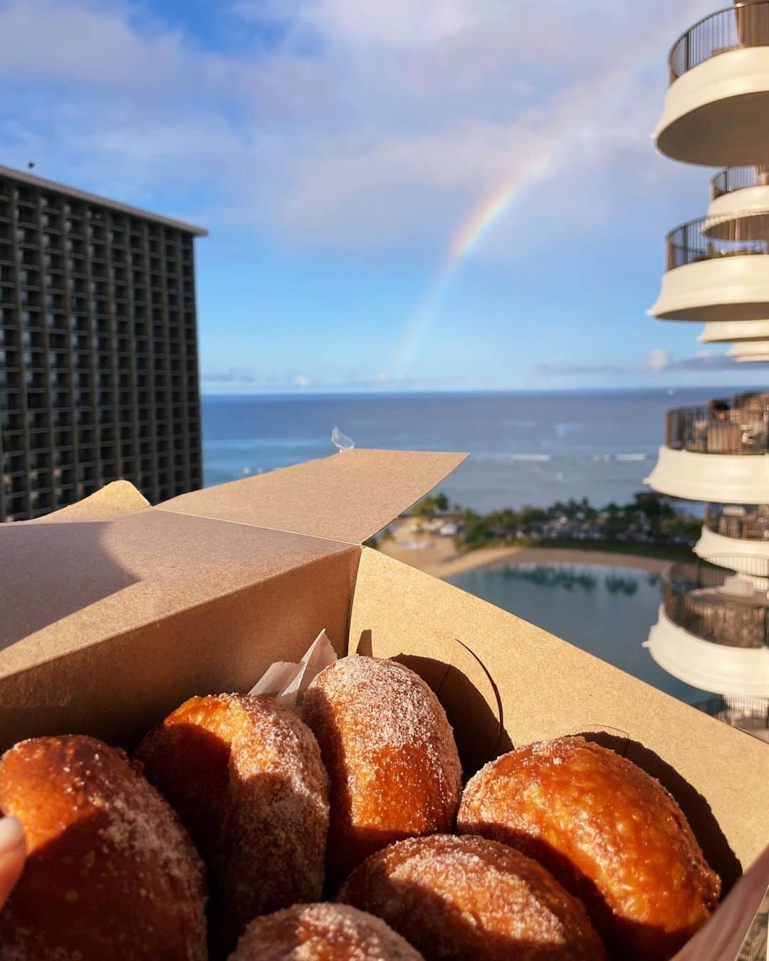 佐野友妃子さんのインスタグラム写真 - (佐野友妃子Instagram)「Hawaiiきたら必ず朝から買いに行くマラサダ🌺🥨🤍  #HAWAII#waikiki#Honolulu#malasada#leonardsbakery#leonardsbakeryhawaii#ハワイ旅行#ハワイグルメ#ハワイおすすめ#ハワイ朝食#マラサダ#マラサダベーカリー」5月7日 10時09分 - yukikosano1111