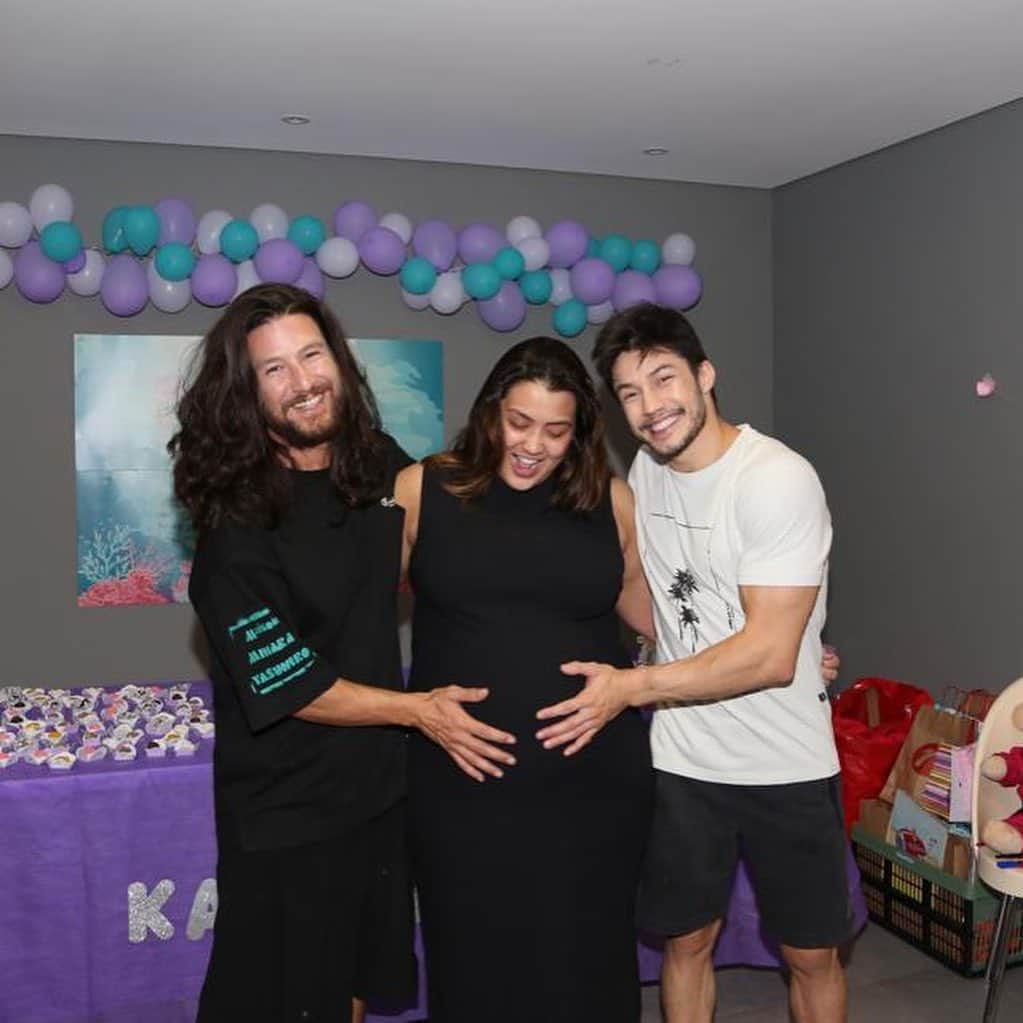 アルトゥール・オヤカワ・マリアノのインスタグラム：「Titio Nono ama Titio Nono cuida  ❤️❤️❤️❤️ . . #familia」