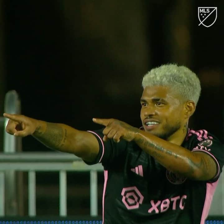 Major League Soccerのインスタグラム：「Goal No. 💯 that broke the record for the King @josefmartinez17.」