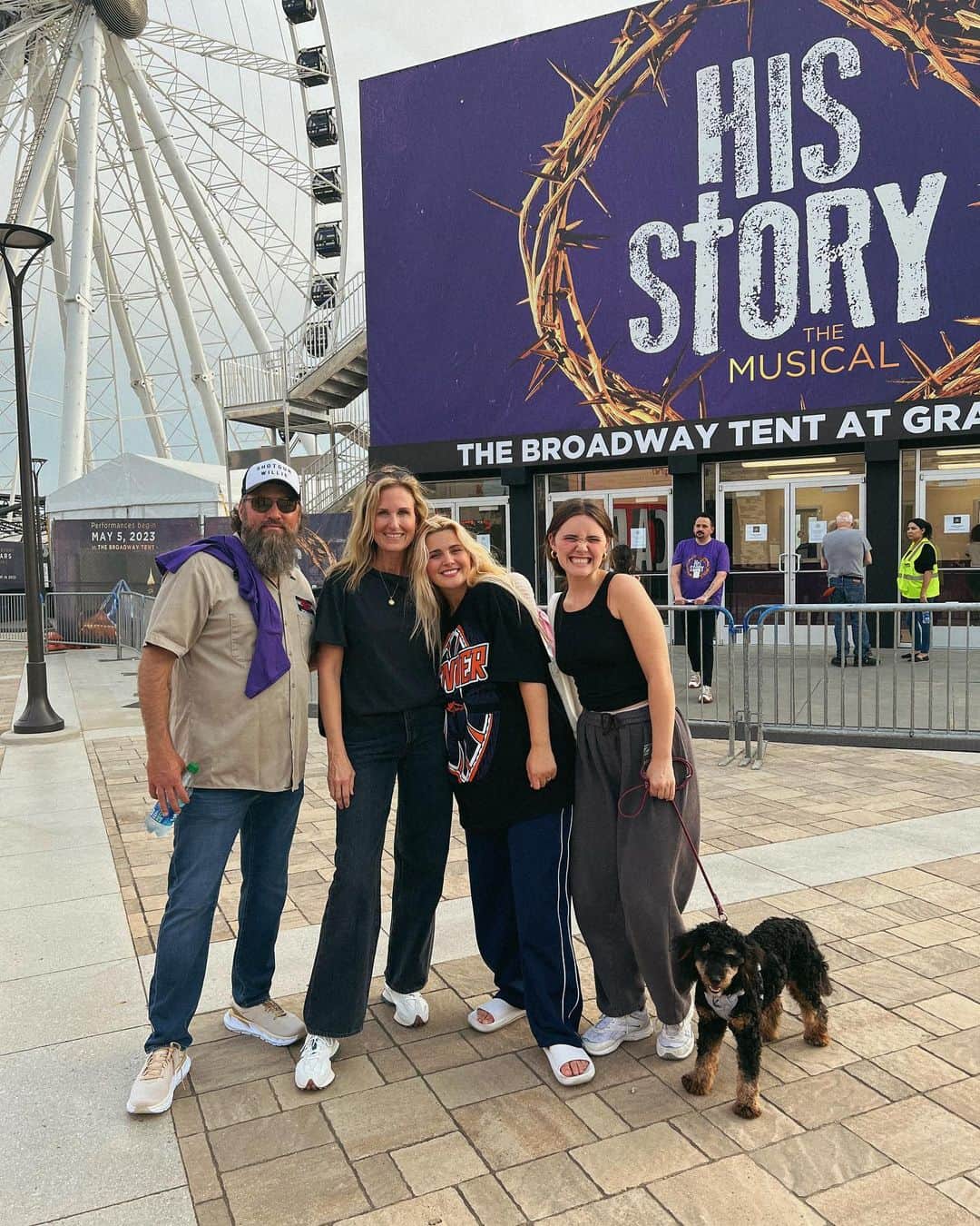 コリー・ロバートソンのインスタグラム：「@anna_miriam_brown you said yes to God and look what happened!! Truly a miracle 🙌🏼 Anna was 16 years old when she saw Hamilton and felt the Lord say, “Do that for Me” over the next year she sat down and wrote an entire musical and here we are today getting to see that come to life! God can and will do more than we could ever ask or imagine!   Join me in prayer for @hisstorythemusical This musical about the life of JESUS, pray that every person in this tent would be forever changed. Previews start TONIGHT! Official opening night is May 18th. We’ll be there celebrating and praising God for what he has done.   We keep getting asked “how long will this be in Dallas” the answer is as long as people keep coming!! The next question is “will this come to our town.” Our prayer is that this musical would go into all the world proclaiming the Good News of Jesus. But first, we need you to show up right here @grandscapetx Come see it!! If you don’t live in the area, make a trip! I promise it is like nothing you’ve ever seen and will be totally worth the trip. It is God’s Word come to life on the stage. It is the Gospel in display!   Find out more and get tickets hisstorythemusical.com We’ll see you there! I’ve got a discount code for 25% off just for you: HisStory25」