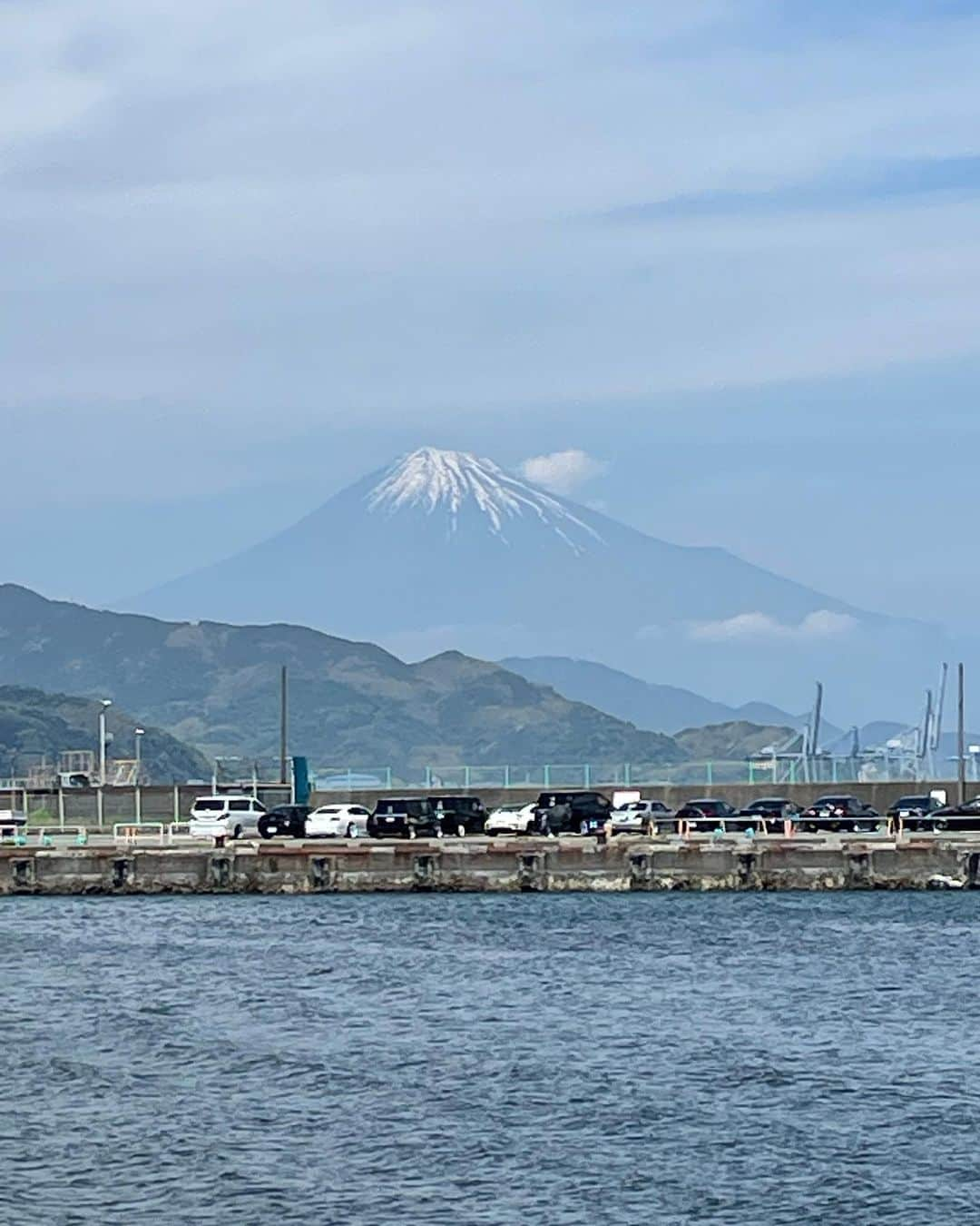 石井元気さんのインスタグラム写真 - (石井元気Instagram)「色んな表情の富士山。  今日は雨です。  #富士山 #今日は雨 #マセキ芸能社 #あきげん #石井元気」5月7日 10時18分 - genkiishii1226