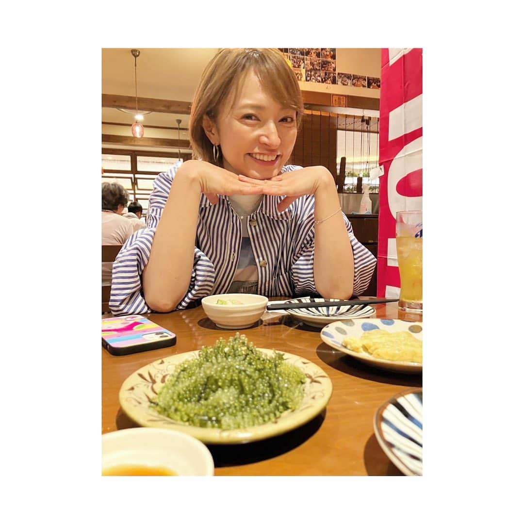 杜野まこのインスタグラム：「＼GW沖縄気分🏖️／  食で旅気分✨  なんくるないさ〜✊ 『挫けずに正しい道を歩むべく努力すれば、いつか良い日が来る』  #ゴールデンウィーク #食の旅 #沖縄 #海ぶどう #大好き  #旅気分 #なんくるないさ #幸あれ」