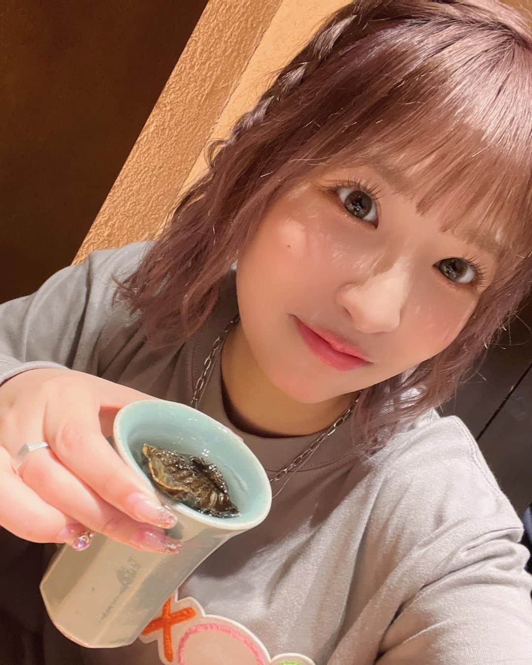 栄川乃亜のインスタグラム：「♡♡♡  念願のふぐ！！！！ ひれ酒デビュー！！！！  気づいたら雑炊しかなかったけど 鍋もあったんだなと感じ取ってください  美味しかった🫶  #大阪 #ふぐ #ひれ酒」