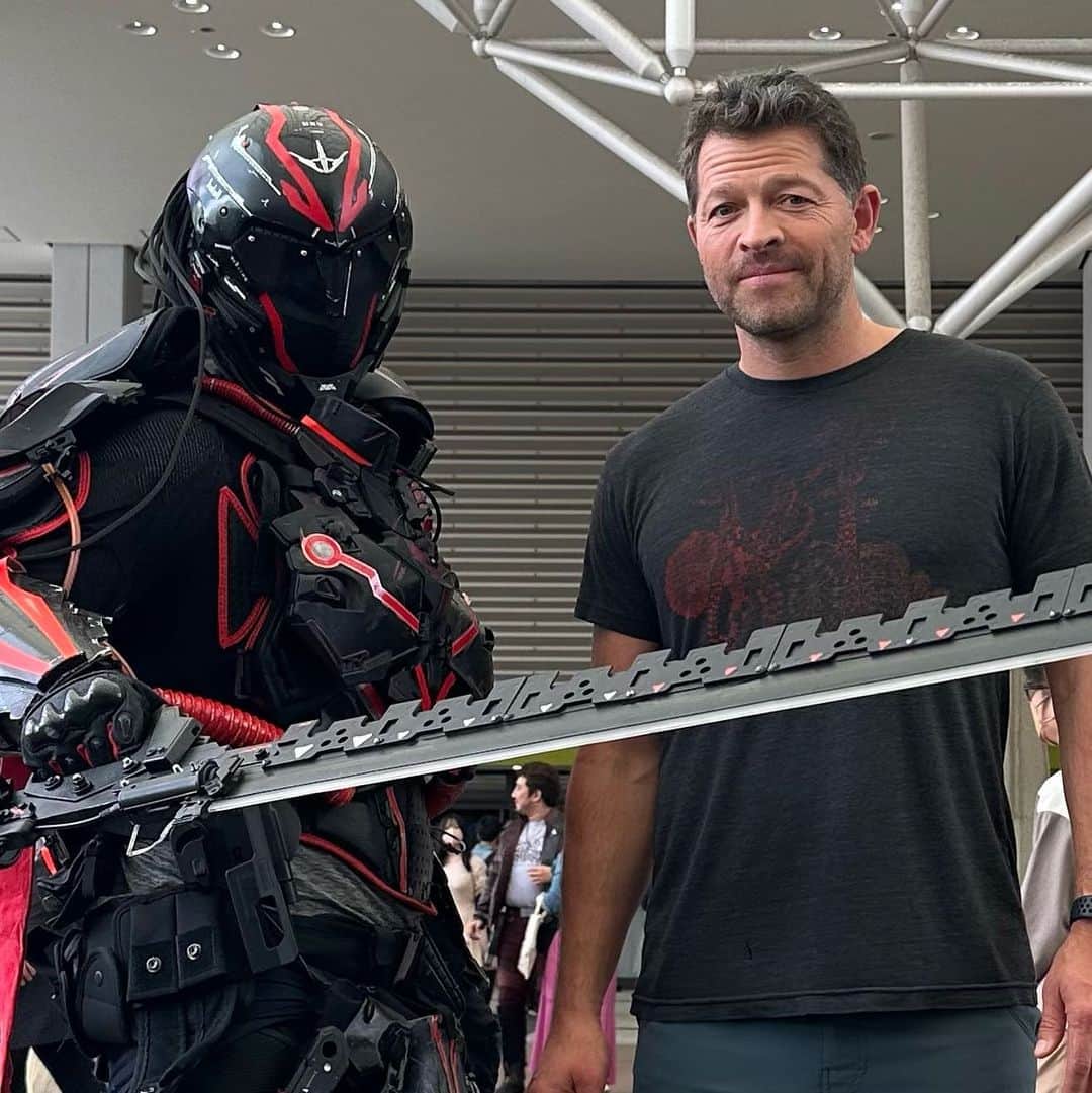 ミーシャ・コリンズのインスタグラム：「There are a lot of people cosplaying as January 6th insurrectionists at @tokyocomicc.」
