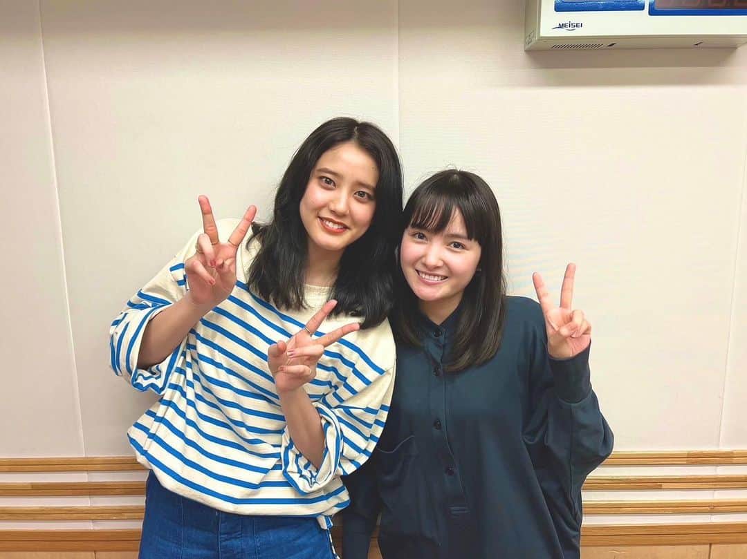 のインスタグラム：「． 「アインシュタイン・山崎紘菜 Heat&Heart！ 」  お邪魔してきました☺️  わーい！紘菜ちゃんありがとう！  #三千円の使いかた で共演している時にラジオのお話を聞いて、ぜひ遊びにいきたい〜！！と話していたのが実現しました👏  紘菜ちゃんとのプライベートのお話から、何故か#アインシュタイン の河井ゆずるさんと共感がとまらない、という不思議な出会いでした😌笑  今日の16時から放送です！ お時間ある方、ぜひ。  #アインシュタイン #山崎紘菜 #文化放送」