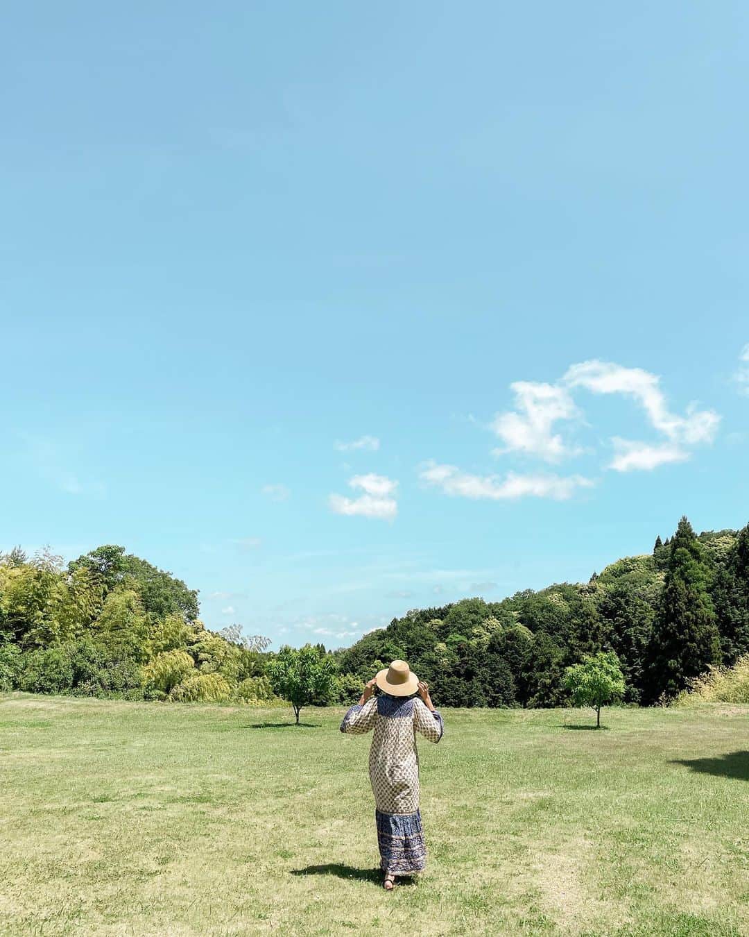藤崎奈々子さんのインスタグラム写真 - (藤崎奈々子Instagram)「通りがかりの景色のいい場所 青空が綺麗で景色がバーンと広い ピクニックに良さそうでした 仲良しのアヒルさんにも癒されます ・ 今日でお休みは終わり お天気悪くてちょっと淋しい… ・ #旅行好き女子 #旅行好き #大人旅 #女子旅 #カメラ旅 #国内旅行 #関東旅行 #千葉観光 #ショートトリップ #プチ旅行 #daytrip  #littletrip #trippics」5月7日 10時46分 - nanakofujisaki