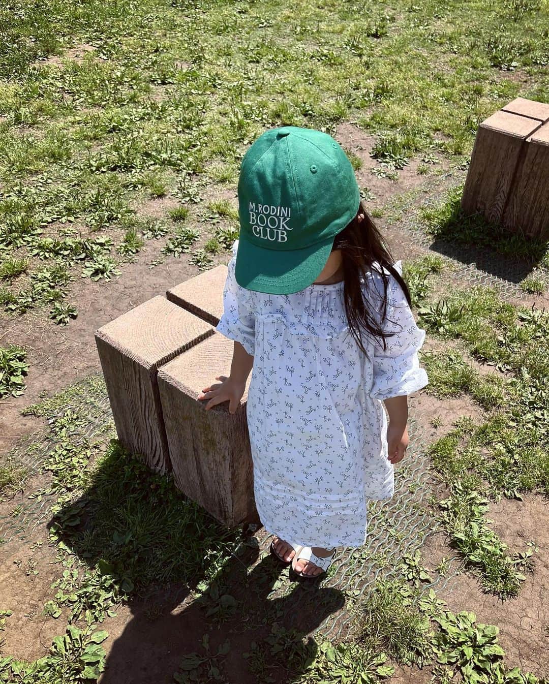 丸林広奈さんのインスタグラム写真 - (丸林広奈Instagram)「greenのcap気に入ったおちび💚 gwは近場でのんびり。☀️」5月7日 10時59分 - hironamarubayashi
