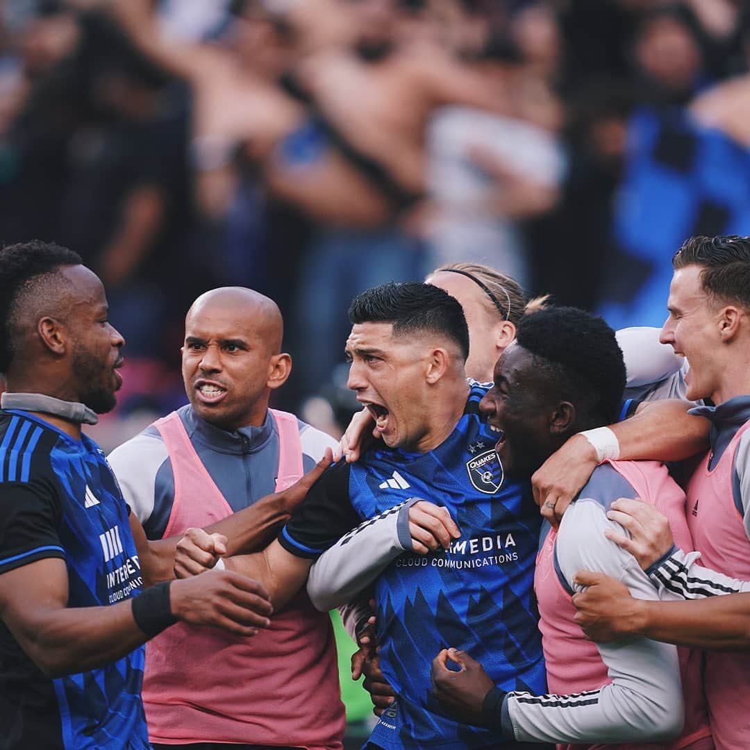 Major League Soccerのインスタグラム：「@crisespinoza11 nabs a brace as San Jose hands LAFC their first L of the season. 😱」
