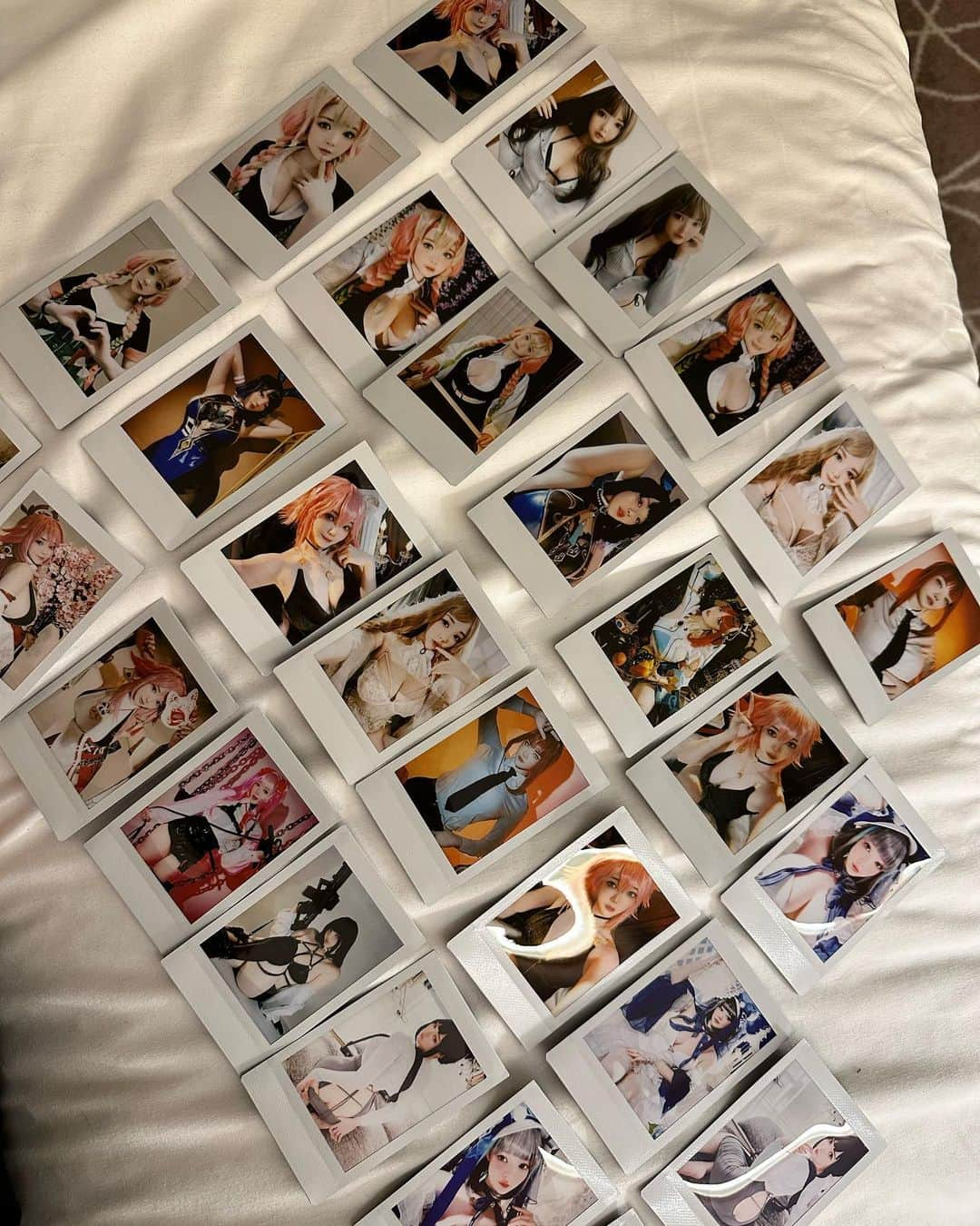 YingTzeさんのインスタグラム写真 - (YingTzeInstagram)「🌸Mitsuri today ! 🌸  Doujima Day 2 ~ restocked + added new Gatcha Polaroids ! 🫶🏻💕  Today’s booth is from 11am to 7pm !  See you soon !  #demonslayer #kimetsunoyaiba #mitsurikanroji #demonslayercosplay」5月7日 11時30分 - yingtze