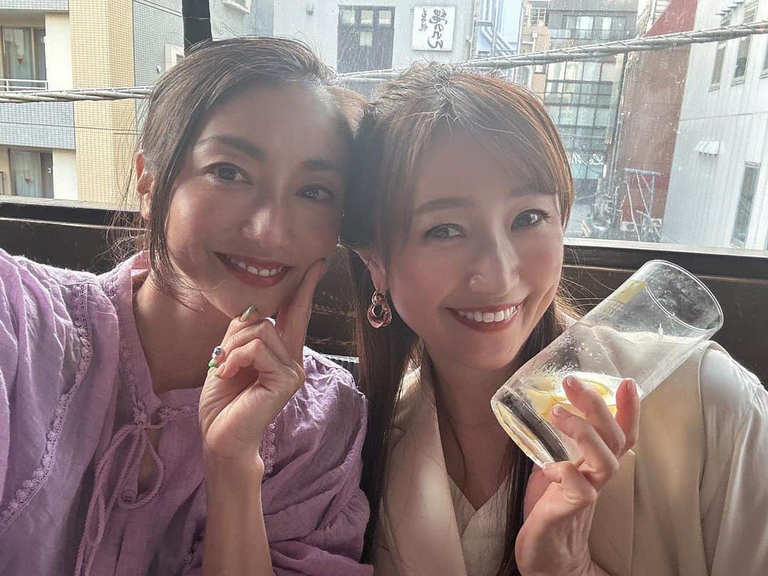中川愛海さんのインスタグラム写真 - (中川愛海Instagram)「GWは美央ママとBBQ！ 昨年は柳家→関西ツアーしたねと懐かしく話しながら全く同じメンバーで過ごしてました😊楽しい今年初のBBQができよかった‼️ くるりのBBQ今がまさによいシーズンだなと自分でも思った💕コロナ禍大変な時に改装してよかったなと😊 ぜひBBQ🍖よろしくお願いします🥺 BBQは知り合いのみ限定なので😊ご予約は私DMまで😊 @ami_nakagawa_  @ami_nakagawa_amyuran  #中川愛海 #一日一回カンパイ #昼飲み最高 #朝活女子部 #朝活からの肉活」5月7日 11時40分 - ami_nakagawa_