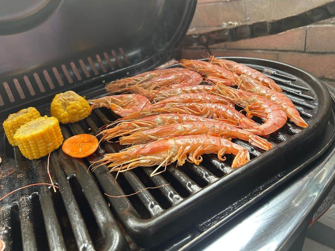 中川愛海さんのインスタグラム写真 - (中川愛海Instagram)「GWは美央ママとBBQ！ 昨年は柳家→関西ツアーしたねと懐かしく話しながら全く同じメンバーで過ごしてました😊楽しい今年初のBBQができよかった‼️ くるりのBBQ今がまさによいシーズンだなと自分でも思った💕コロナ禍大変な時に改装してよかったなと😊 ぜひBBQ🍖よろしくお願いします🥺 BBQは知り合いのみ限定なので😊ご予約は私DMまで😊 @ami_nakagawa_  @ami_nakagawa_amyuran  #中川愛海 #一日一回カンパイ #昼飲み最高 #朝活女子部 #朝活からの肉活」5月7日 11時40分 - ami_nakagawa_