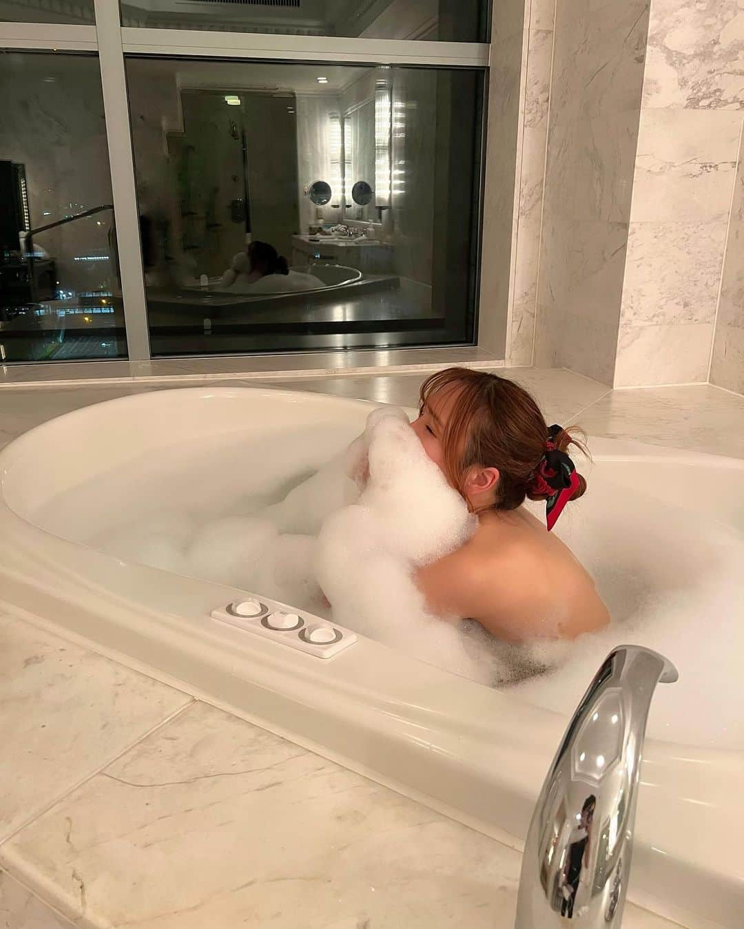 カリスマゆきちゃんさんのインスタグラム写真 - (カリスマゆきちゃんInstagram)「. . 🛁🩵  @hotelthemanhattan  @charisma.yukichan  __________________________ #Mybirthday #hotelthemanhattan  #ホテルザマンハッタン #バスルーム #泡風呂 #バスタブ」5月7日 13時06分 - charisma.yukichan