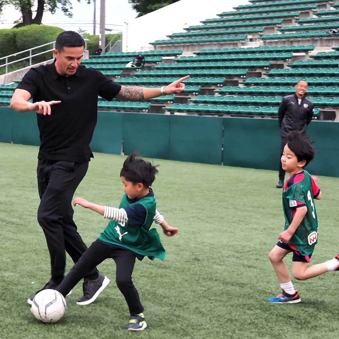 ティム・ケーヒルさんのインスタグラム写真 - (ティム・ケーヒルInstagram)「This is football ⚽️ always thinking about the next generation and pathways for the future of football 🇯🇵 #clubvisits #fifadiplomaclubmanagement」5月7日 13時39分 - tim_cahill