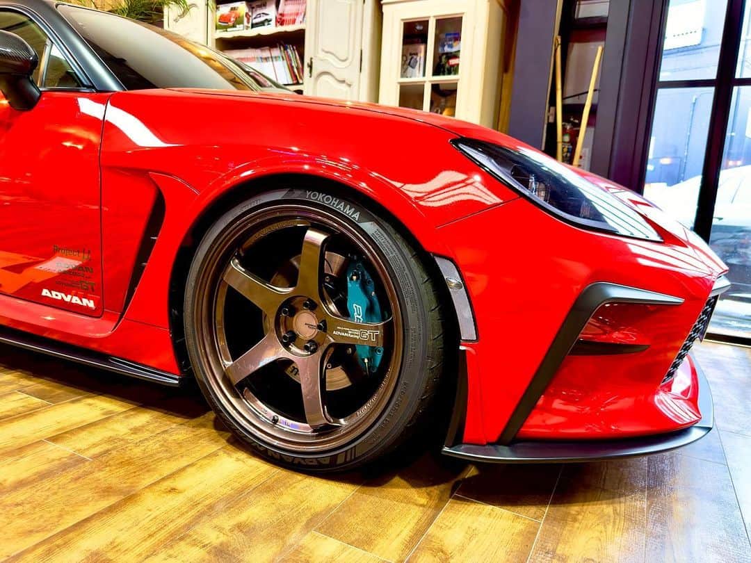 織戸学のインスタグラム：「ADVAN Racing wheel  GT Byond Racing copper bronze 19-9.5-44 PCD100  在庫有ります。 即納  @yokohamawheel  @yokohama.rubber_jp  @yokohamawheelusa   @projectmu.official   @130ryokohama  @ridox559_maxorido」
