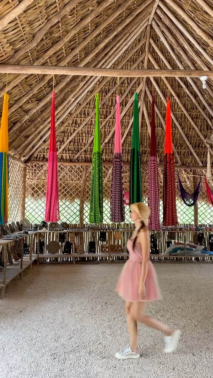 ジェイミー・チュアのインスタグラム：「Sun rays and rainbow dress. Magical moments in Yucatán.」
