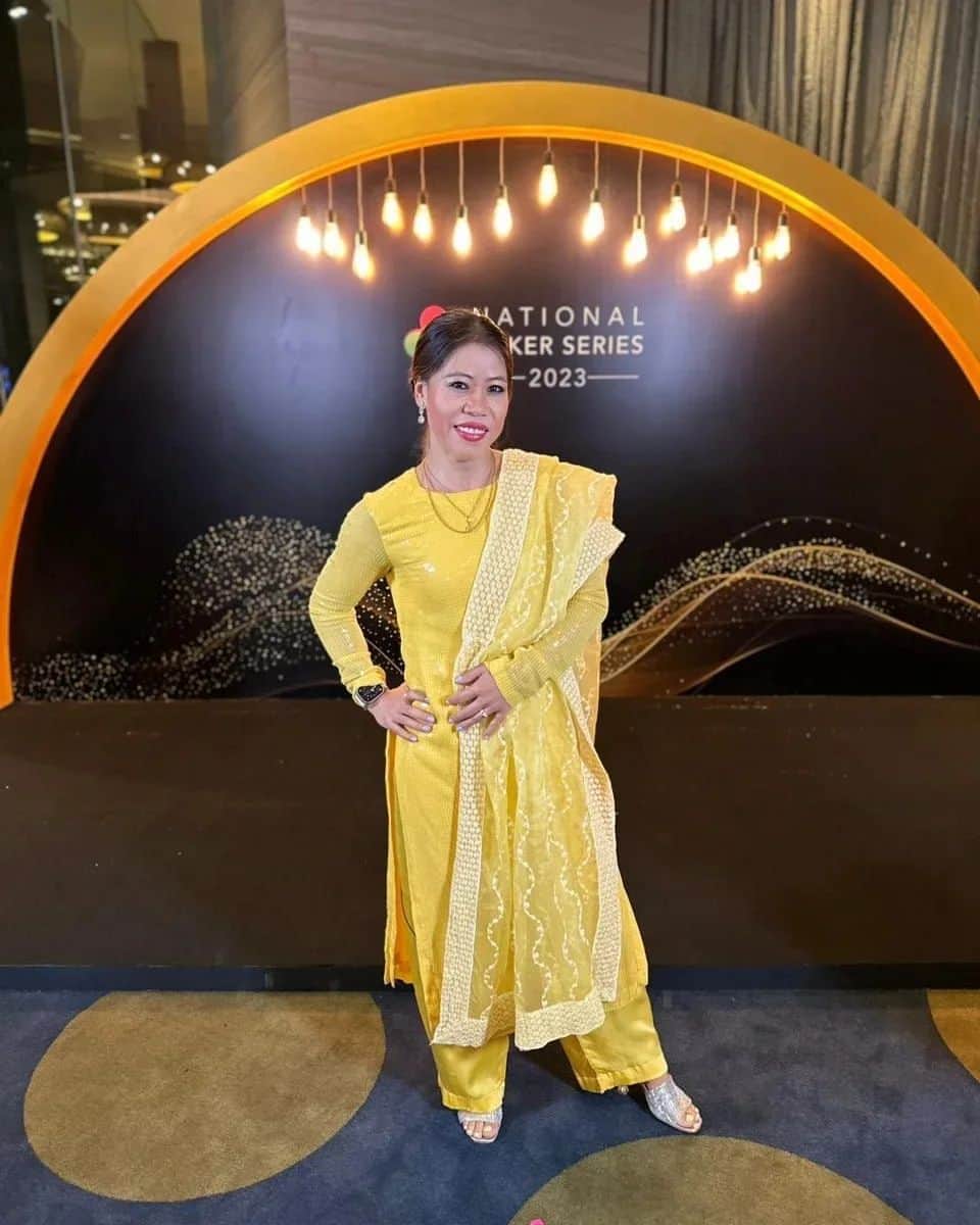 Mary Komのインスタグラム：「It takes a bold woman to wear a yellow dress. Thank you @ritikamalhotraofficial」