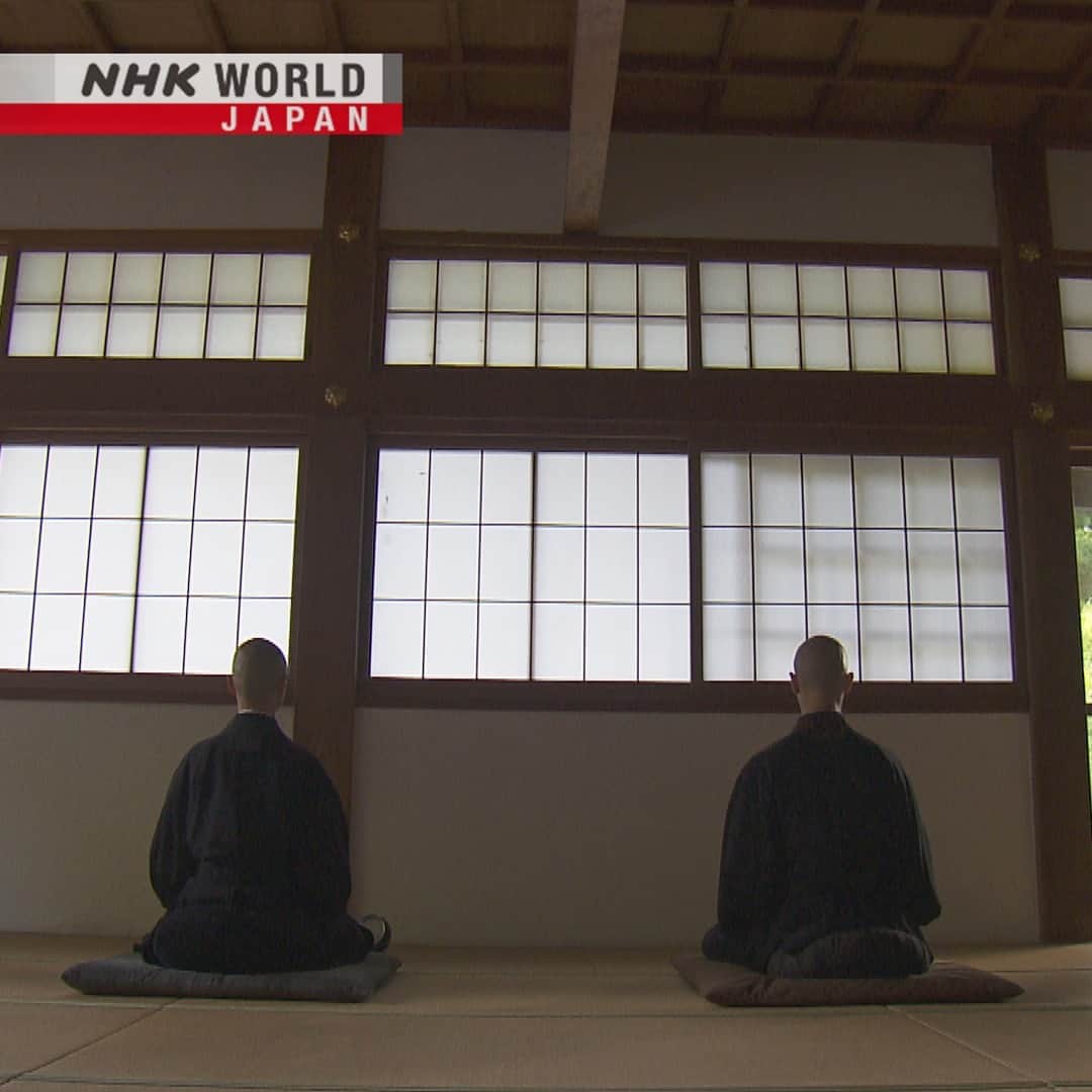 NHK「WORLD-JAPAN」さんのインスタグラム写真 - (NHK「WORLD-JAPAN」Instagram)「1,800 hours of zazen sitting meditation each year.🧘🏻‍♂️Few temples in Japan follow such a strict zazen practice as Antaiji. Hidden in the mountains of western Japan it is exclusively dedicated to round-the-clock Zen practice with its residents leading a hard self-sufficient lifestyle.🌾 Could you follow such a disciplined routine? . 👉 See what arises from their rigorous practice over the course of one year｜Watch｜NHK WORLD PRIME: Seek Nothing, Just Sit｜Free On Demand｜NHK WORLD-JAPAN website.👀 . 👉Tap in Stories/Highlights to get there.👆 . 👉Follow the link in our bio for more on the latest from Japan. . 👉If we’re on your Favorites list you won’t miss a post. . . #zazen #zazenmeditation #zen #sittingmeditation #meditation #antaiji #安泰寺 #temple #sotozen #zenbuddhism #sittingmeditation #buddhism #monk #selfsufficient #eatwhatyougrow #walkingmeditation #shugyo #shinonsencho #hyogo #nhkworldprime #japan」5月8日 6時00分 - nhkworldjapan