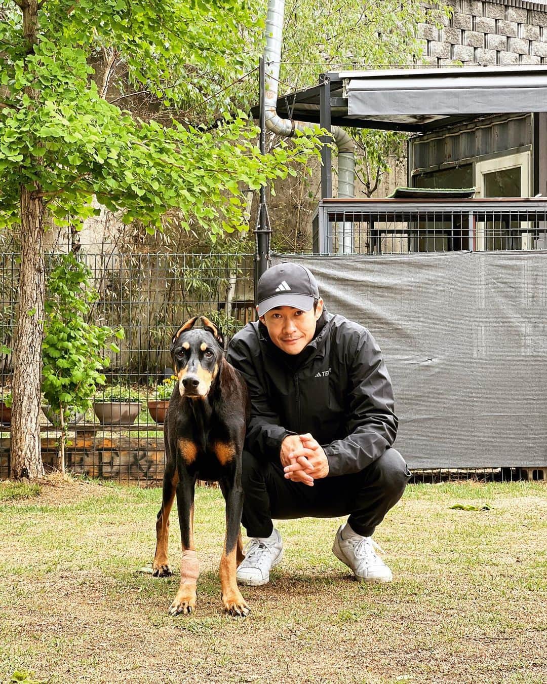 ペ・ジョンナムのインスタグラム：「아따마 느므느므 잘하네잘해 우리딸램씨😄👏👏👏 체력이 갈수록 좋아지네예🤎🧡💚🩵 지치지않습니다 😍💪💪💪 @holicare.inhee @holicare.bw_peace @kapai_story @holicare.park」