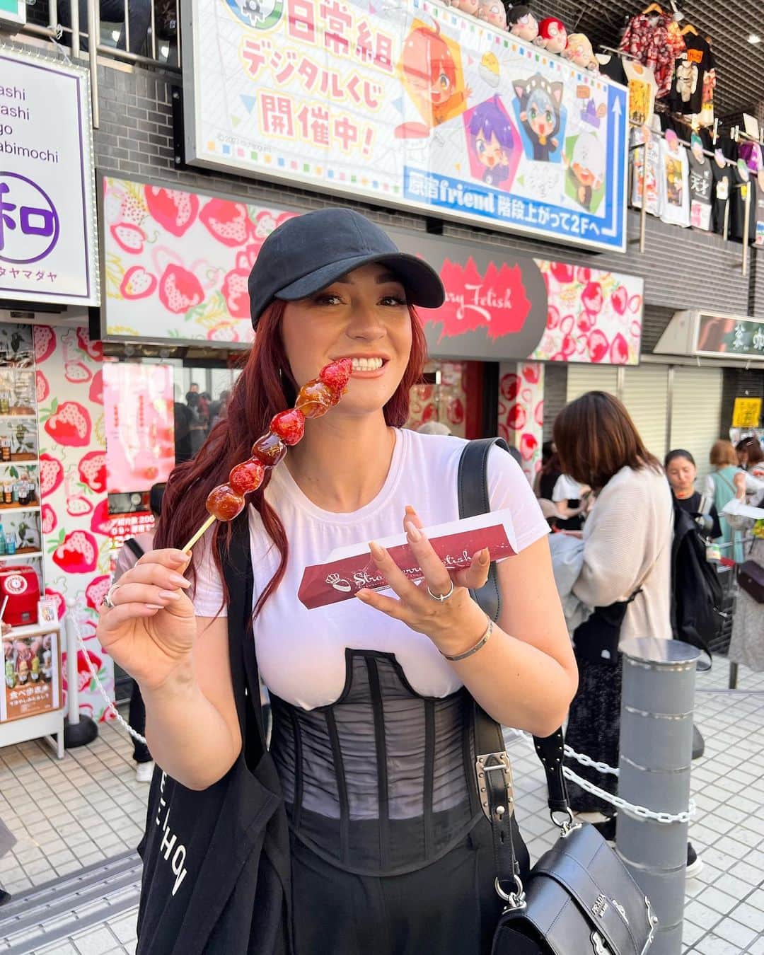 アリーシャ・マリーさんのインスタグラム写真 - (アリーシャ・マリーInstagram)「tokyo diaries: harajuku 💕🇯🇵🌈🍓☁️🎀🍰  what’s ur fav dessert?? #tokyo #harajuku #japantravel #japanfashion」5月8日 0時00分 - alisha