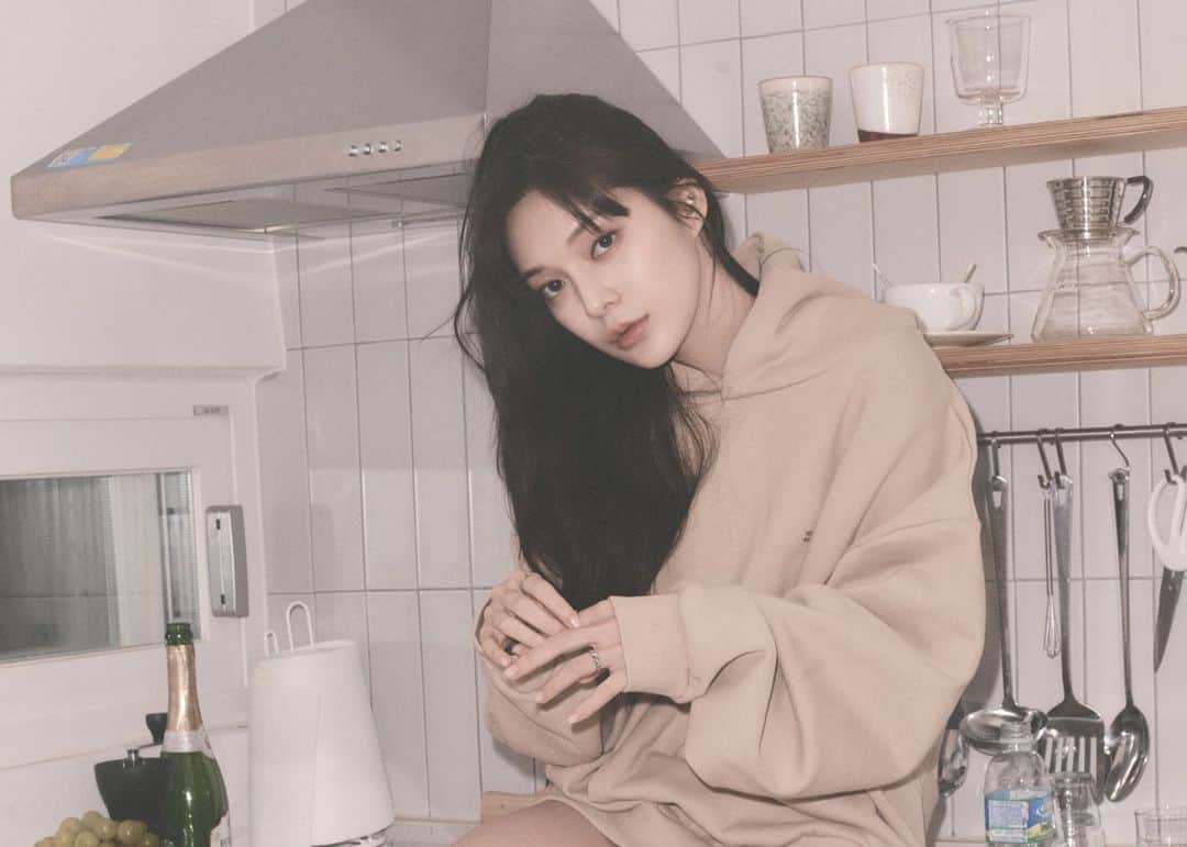 のインスタグラム：「⠀ Artist @jogabin_1011 Jo Ga Bin Director @trybe_kitae Lee Ki Tae (TRYBE) Photographer @__leejaehee Lee Jae Hee Stylist @sooksmell_stylist Jo Hye Su Hair & Make up @free._.so Jeon So Jin」