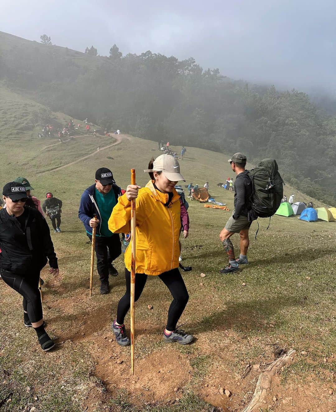 Alex Gonzagaさんのインスタグラム写真 - (Alex GonzagaInstagram)「Beautiful peak of Mt Ulap. Pero talagang lulang lula na ako bakit ko ba to naisip gawin 😂⛰️」5月7日 15時57分 - cathygonzaga