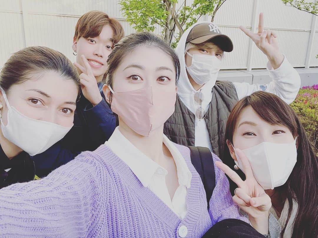 井上真帆さんのインスタグラム写真 - (井上真帆Instagram)「公演当日まであと2週間をきりました！　エリサマジックにかかり、おもしろいことになりそうです！！  詳細は写真の2枚目に🖌️  お席のお申し込みは プロフィール欄にございます🖌️ @mahoinoue_powerofvoice   #オーマイガッ2023  #井上真帆　#ナレーター　#MC #フリーアナウンサー　#ホリプロ  #こども手話ウイークリー　#手話勉強中　#声のお稽古  #ナレーション　#マイあさ」5月7日 16時36分 - mahoinoue_powerofvoice