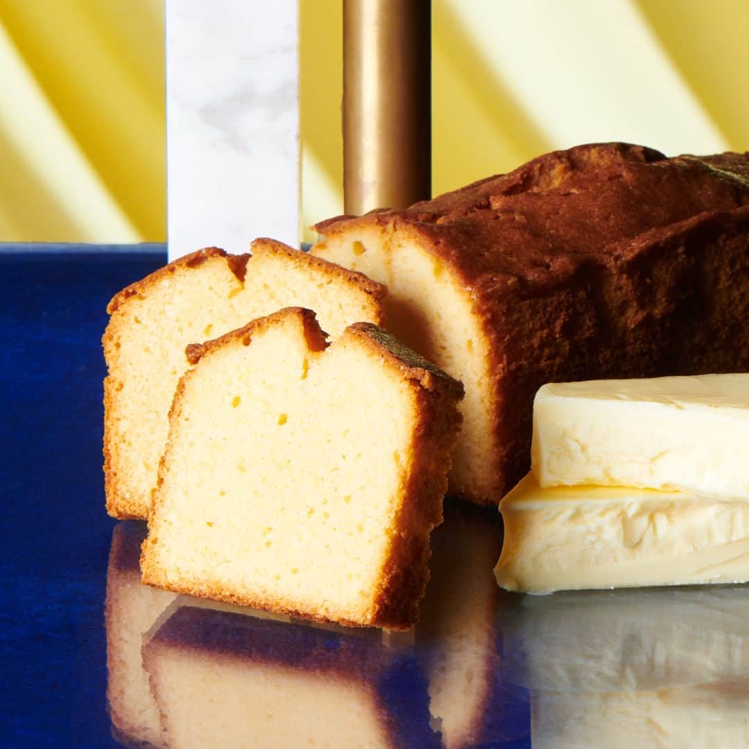 PRESS BUTTER SANDのインスタグラム：「ㅤㅤㅤㅤㅤㅤㅤㅤㅤㅤㅤㅤㅤ フランスの高級発酵バターを100%使用 新商品「ザ・発酵バターケーキ」 ~~~~~~~~~~~~~~~~~~~~~~~~  " バター本来の美味しさを伝えたい "  プレスバターサンドとルガールがコラボした自信をもってお届けする一品です。  口の中に発酵バターの風味が広がり、リッチな食感と香りをお楽しみいただけます。  #PRESSBUTTERSAND #プレスバターサンド #バターサンド #プレゼント #ギフト #バター #バターケーキ #legall」